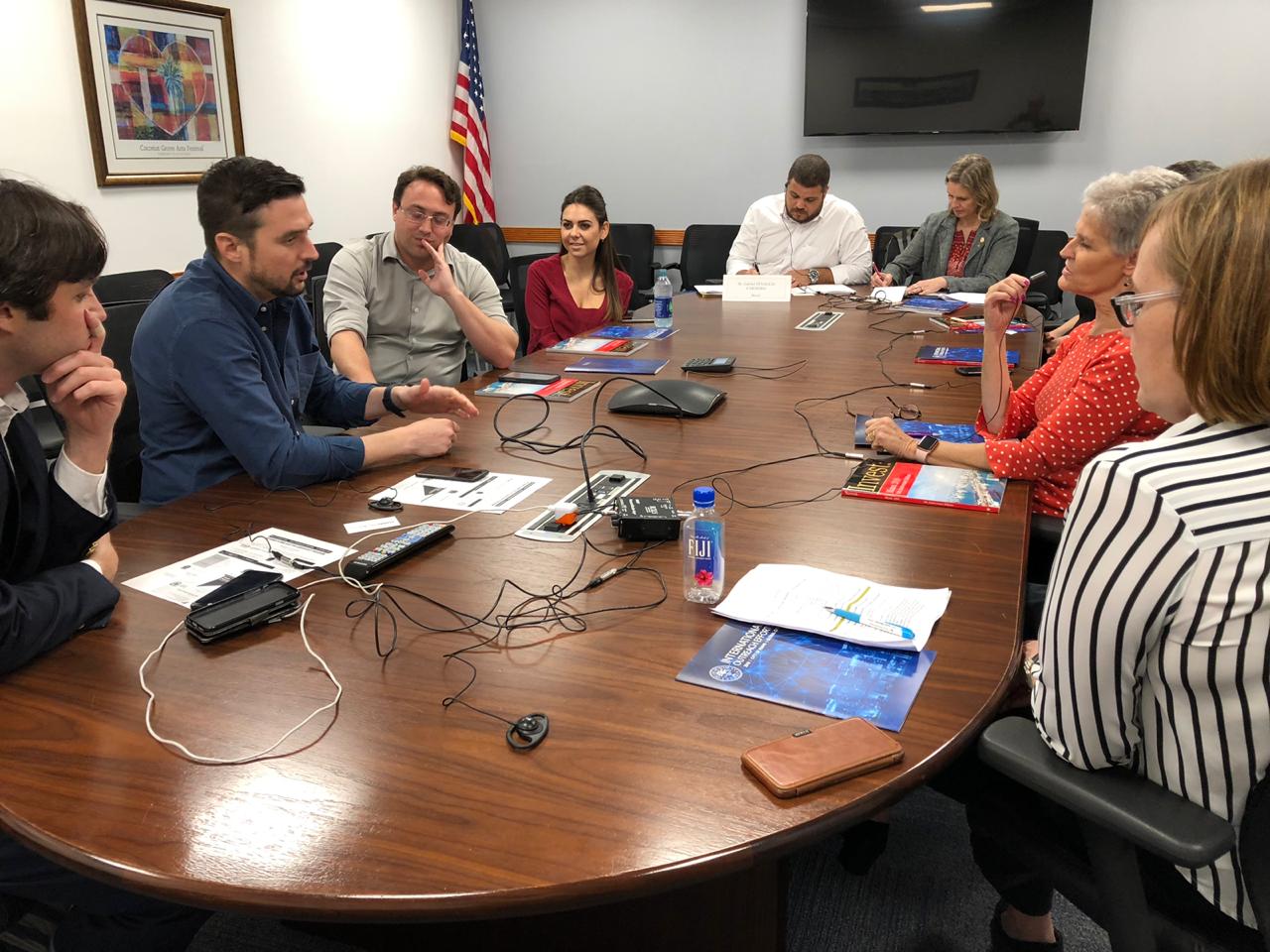 Por três semanas, Paula esteve com dezenas de especialistas norte-americanos para conhecer projetos sociais, de inovação, tecnologia e desenvolvimento