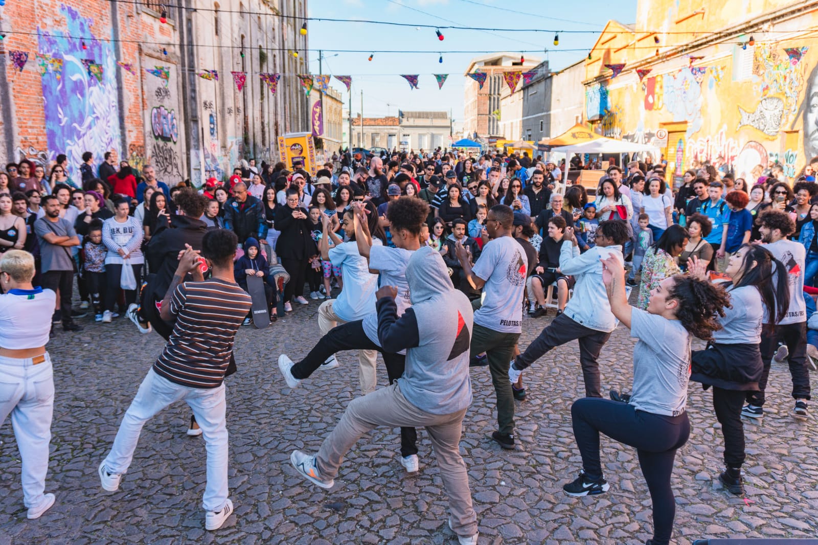 Feiras, exposições e mais uma edição do Sofá na Rua movimentam Centro Histórico de Pelotas