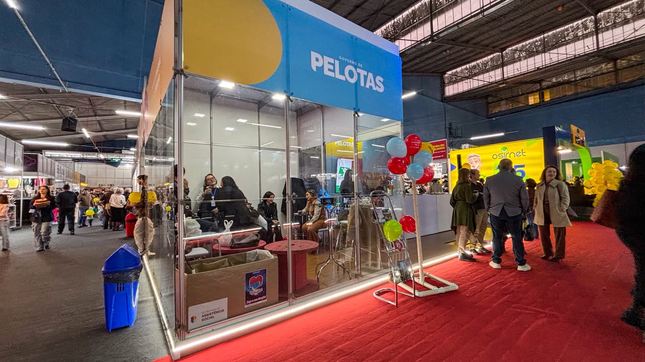 Estande da Prefeitura tem caixa de recolhimento