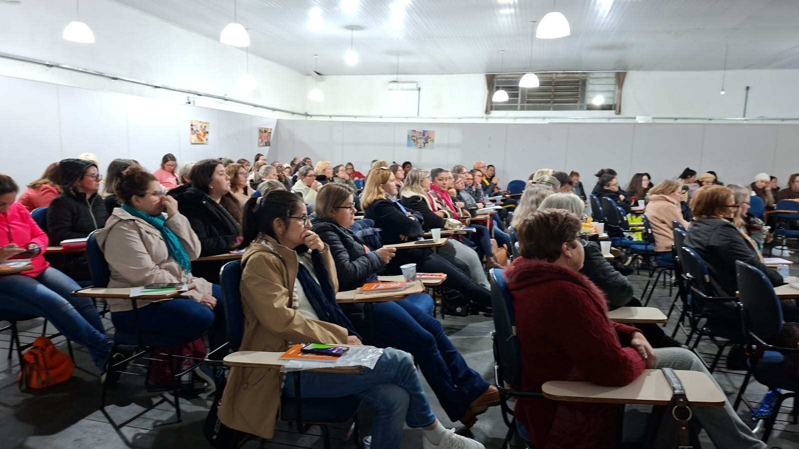 A última aula ministrada pelo professor da Universidade Federal de Pelotas (UFPel) Mauro Del Pino tratou do planejamento educacional e profissão docente