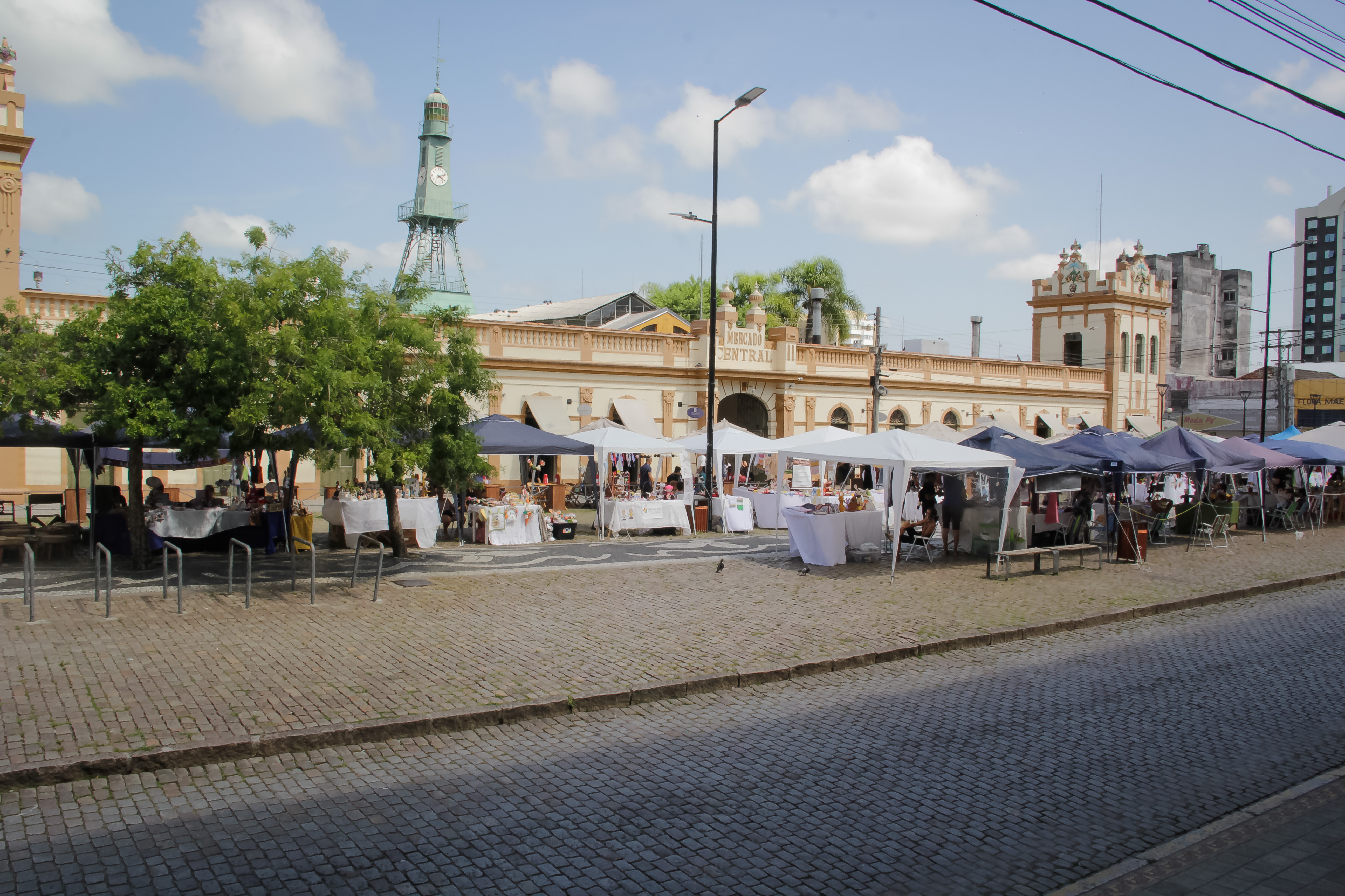 Ao todo, 15 bancas com produtos variados vão integrar a Feira