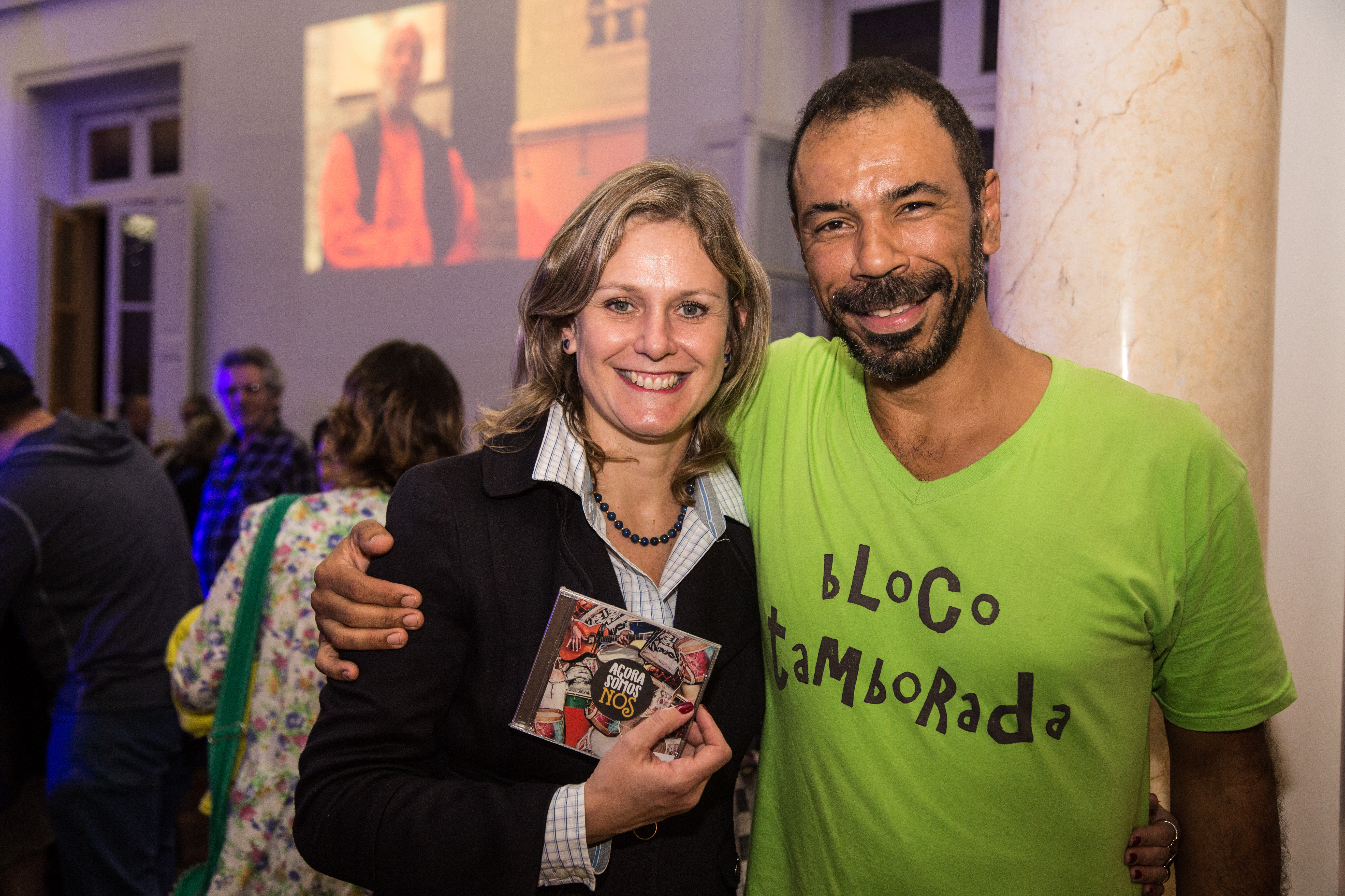 A prefeita Paula e secretário Giorgio Ronna acompanharam a apresentação do projeto, que reúne 13 canções autorais