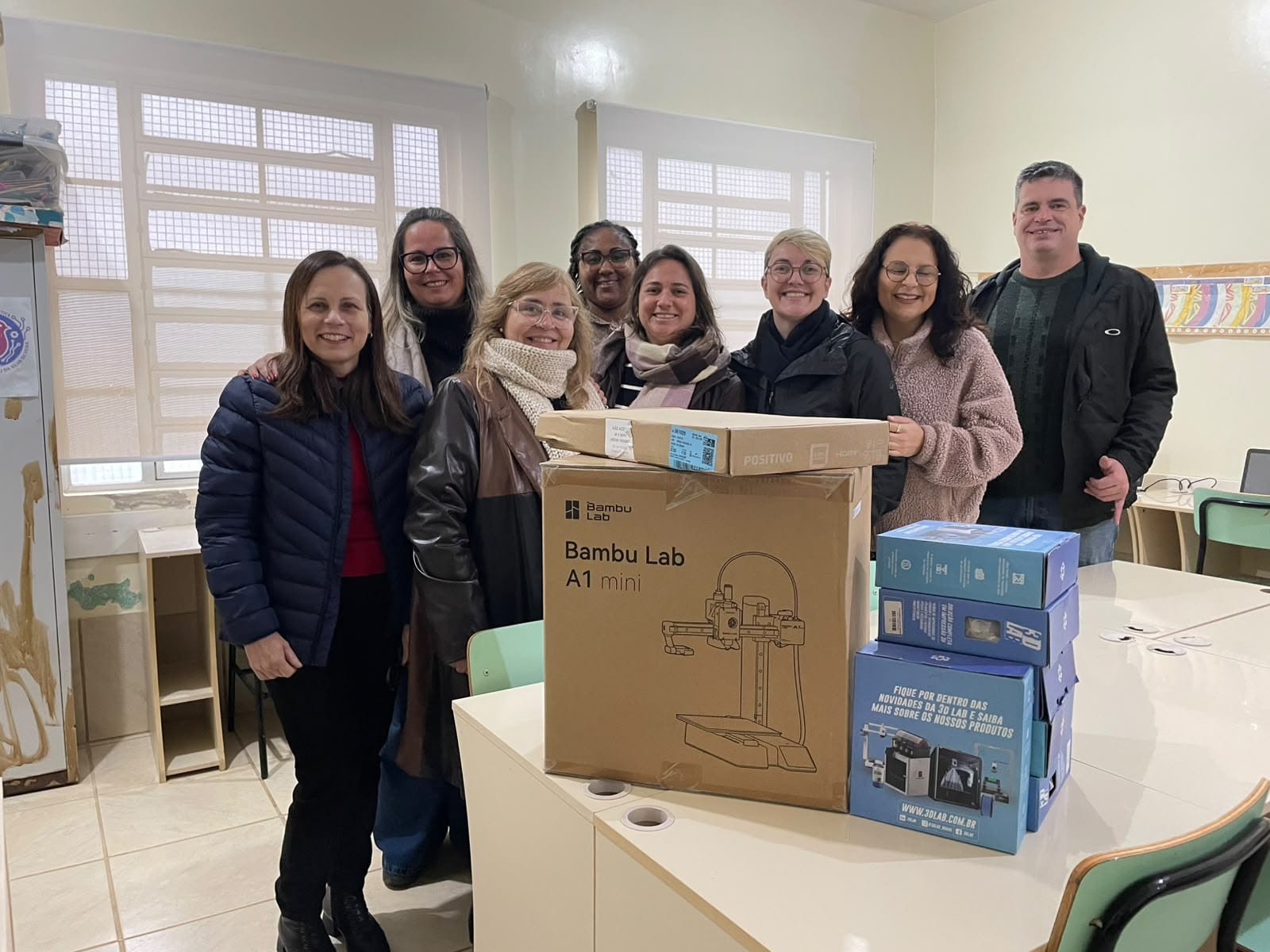 EMEF João da Silva Silveira recebeu uma impressora 3D, notebooks e filamentos neste mês de agosto