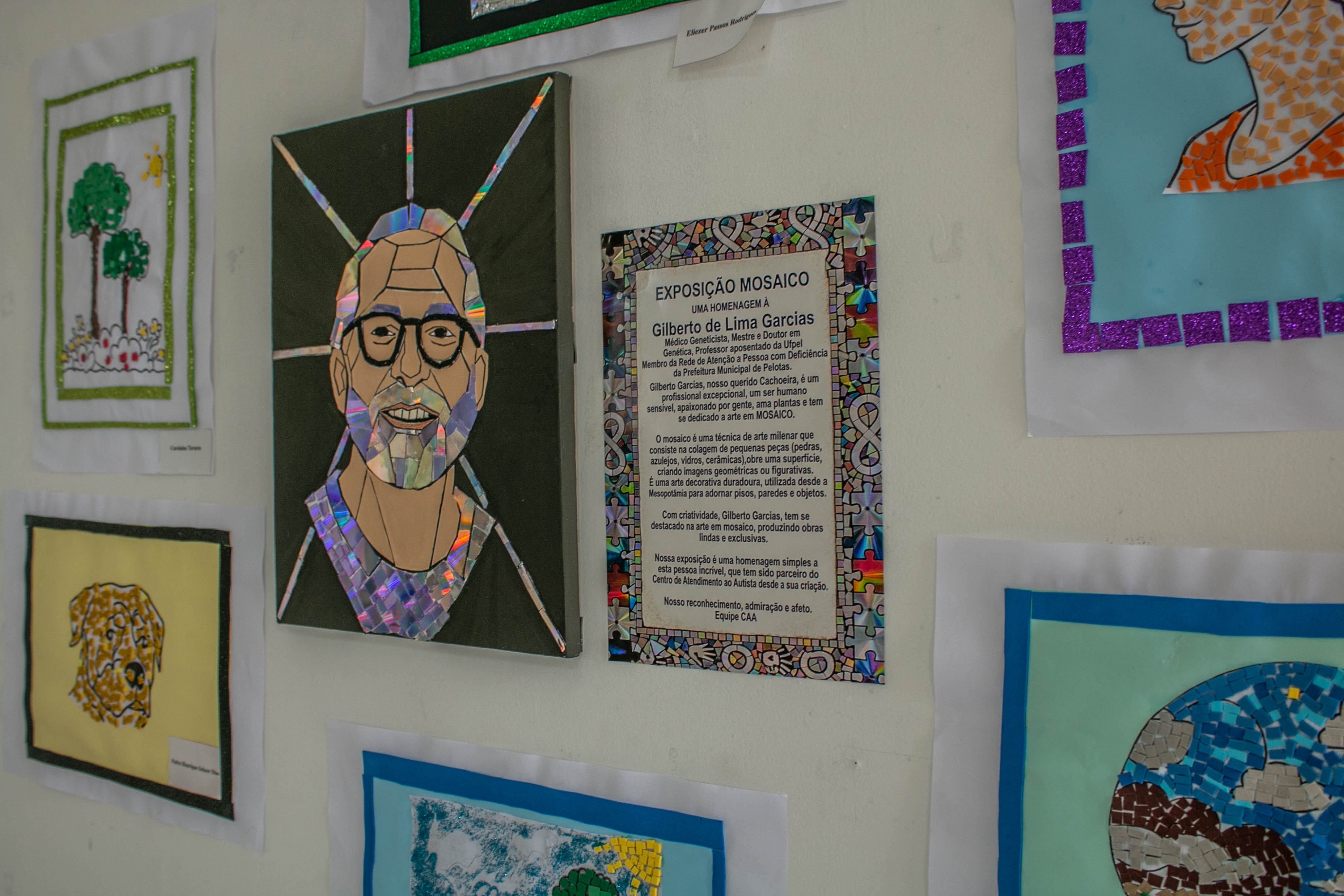 Mosaicos criados pelos alunos da instituição estão disponíveis para visitação até o dia 10/04