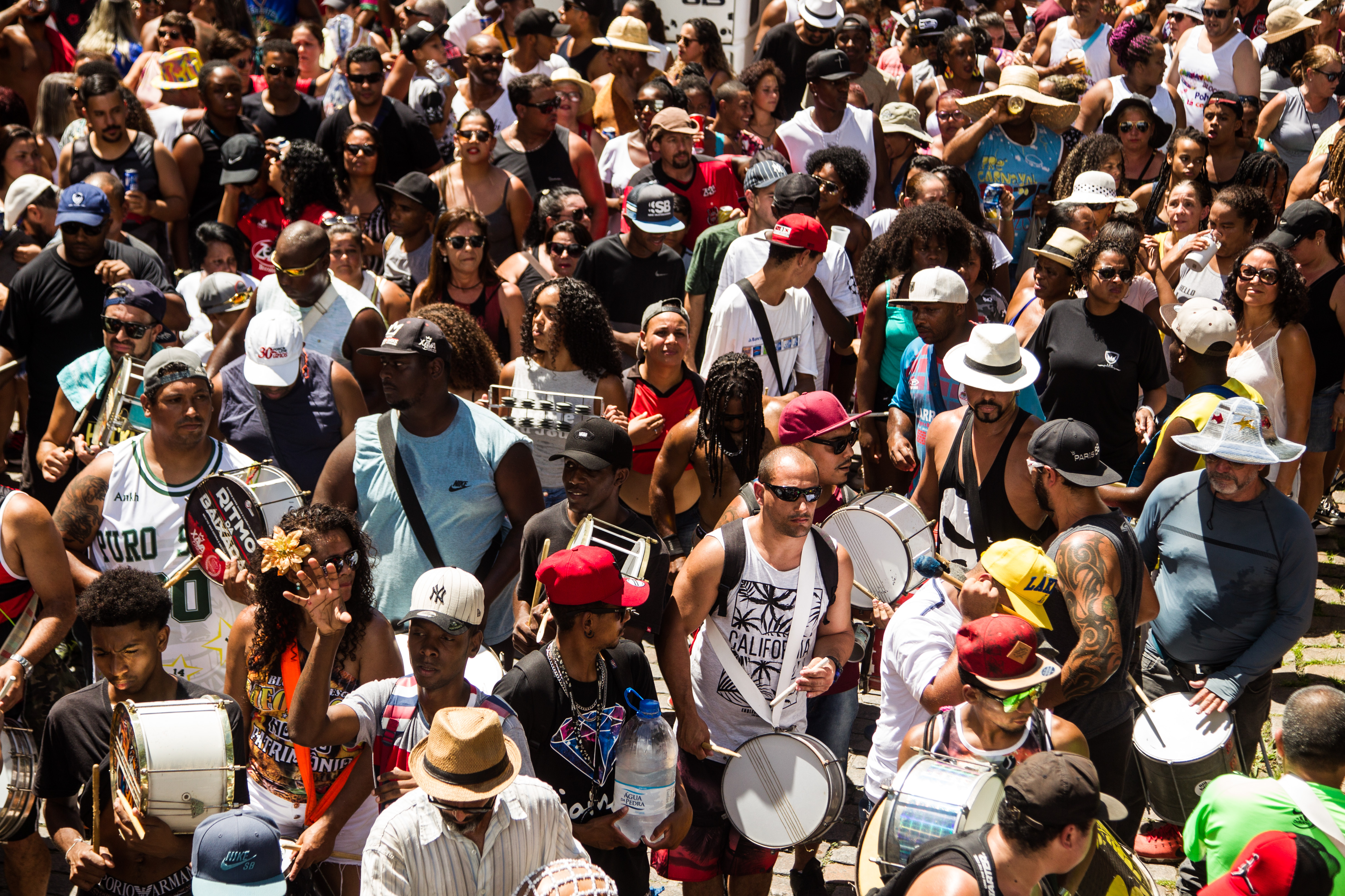 Bandas carnavalescas apresentam-se no Areal e Laranjal