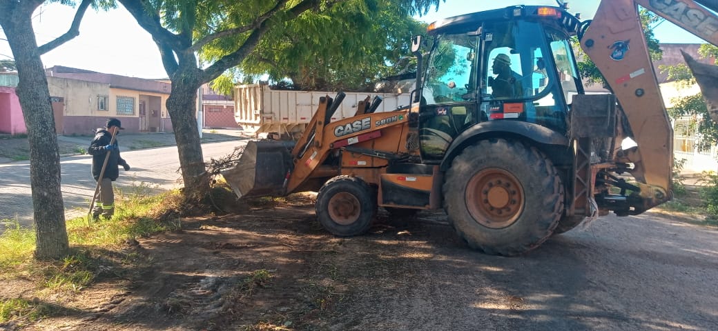Cinco ruas foram contempladas com serviços feitos pelas equipes da Prefeitura
