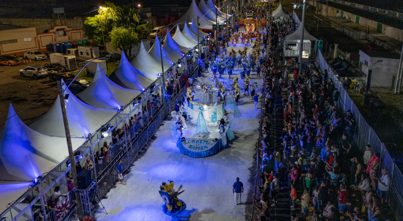 Unidos do Fragata, Academia do Samba e General Telles desfilaram na madrugada de segunda (16), na disputa pelo título