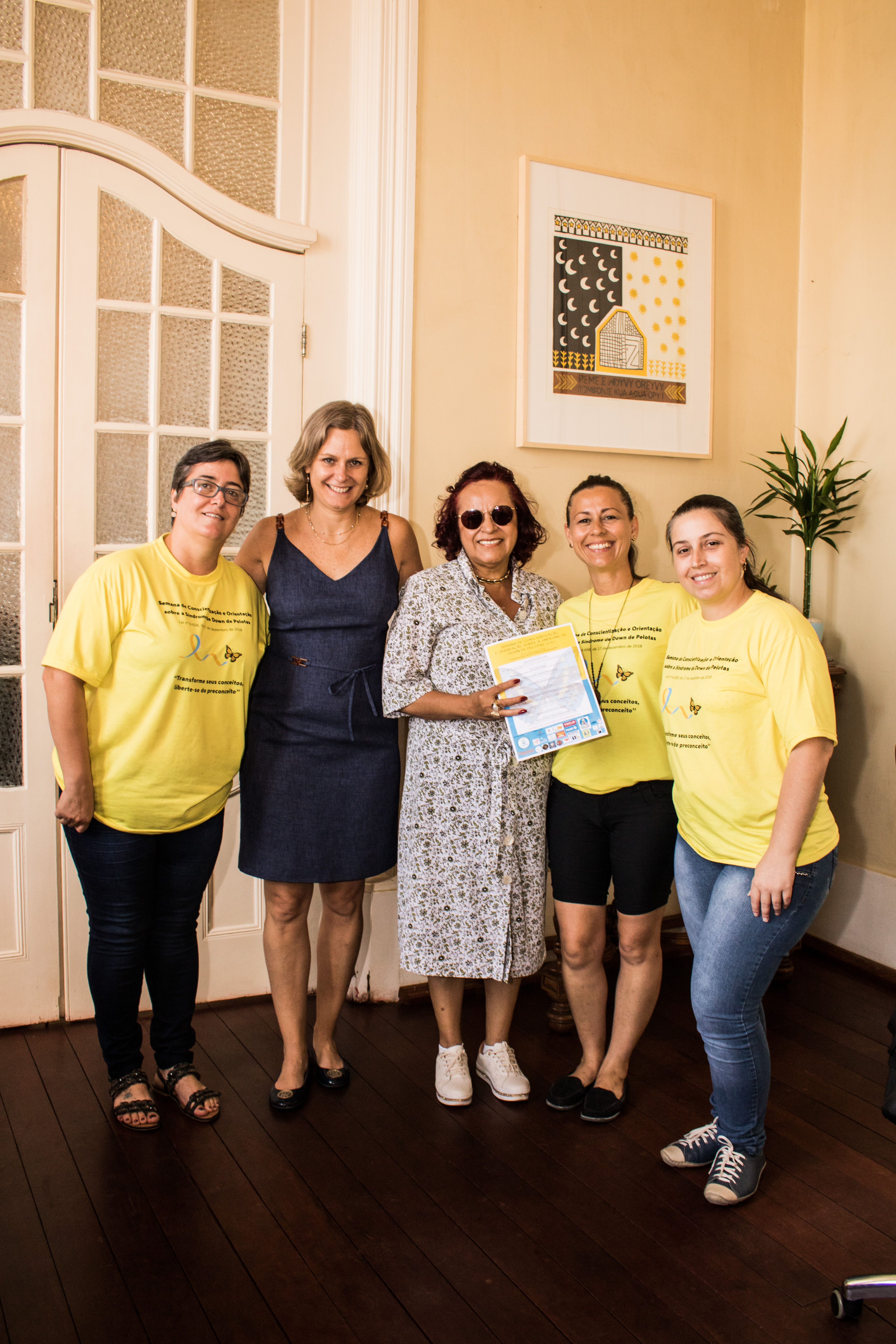 Comissão da Apadpel agradeceu a prefeita Paula pela parceria na organização do evento que busca combater o preconceito contra aqueles que têm a alteração genética no cromossomo 21