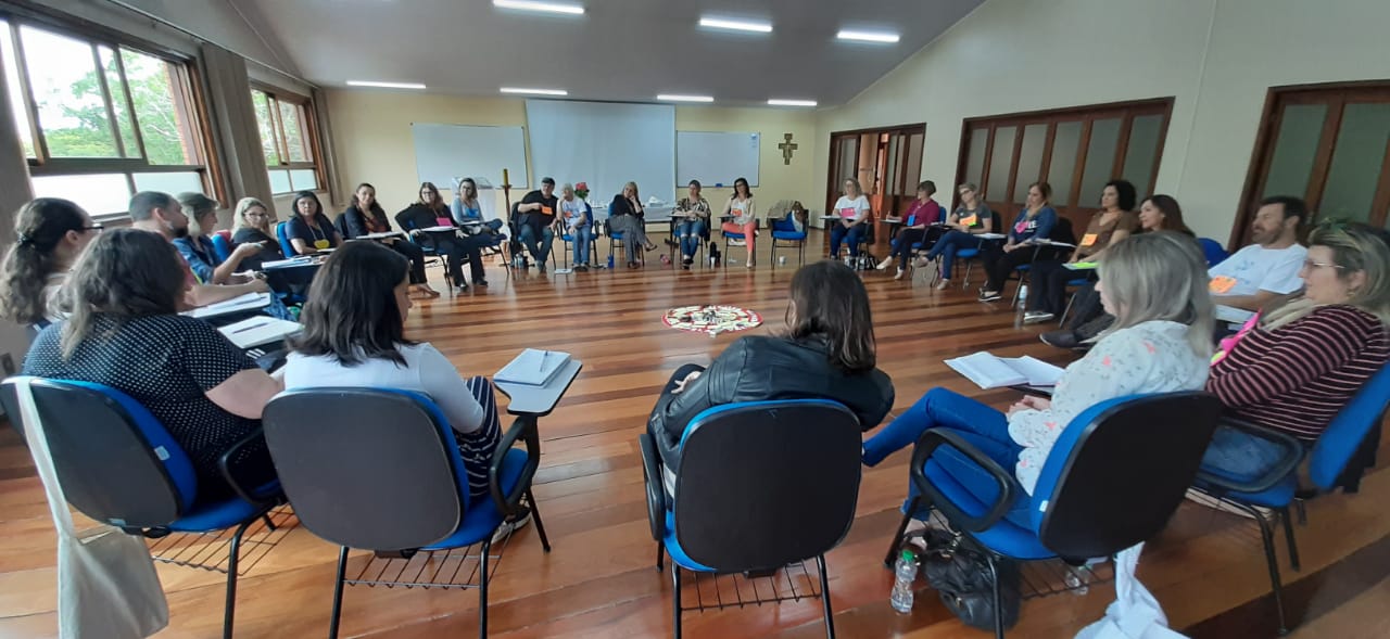 Segunda turma de facilitadores, formada por uma instrutora do Município, será composta em novembro. Objetivo dos círculos de construção da paz é resolver e evitar conflitos