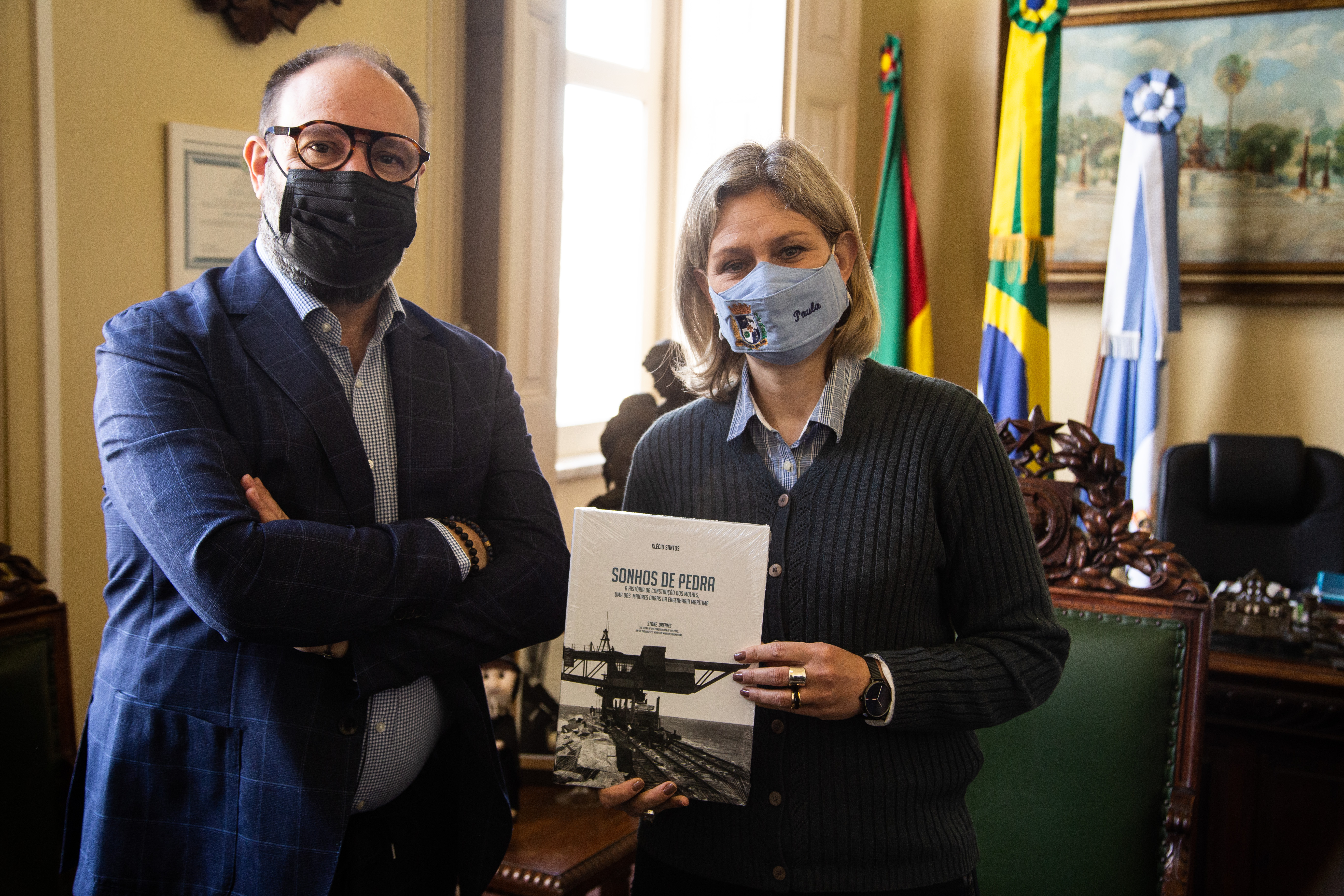 Durante o encontro, o jornalista Klécio Santos manifestou interesse em lançar a atualização da obra ‘Sete de Abril: o teatro do Imperador’ quando o Theatro for reaberto