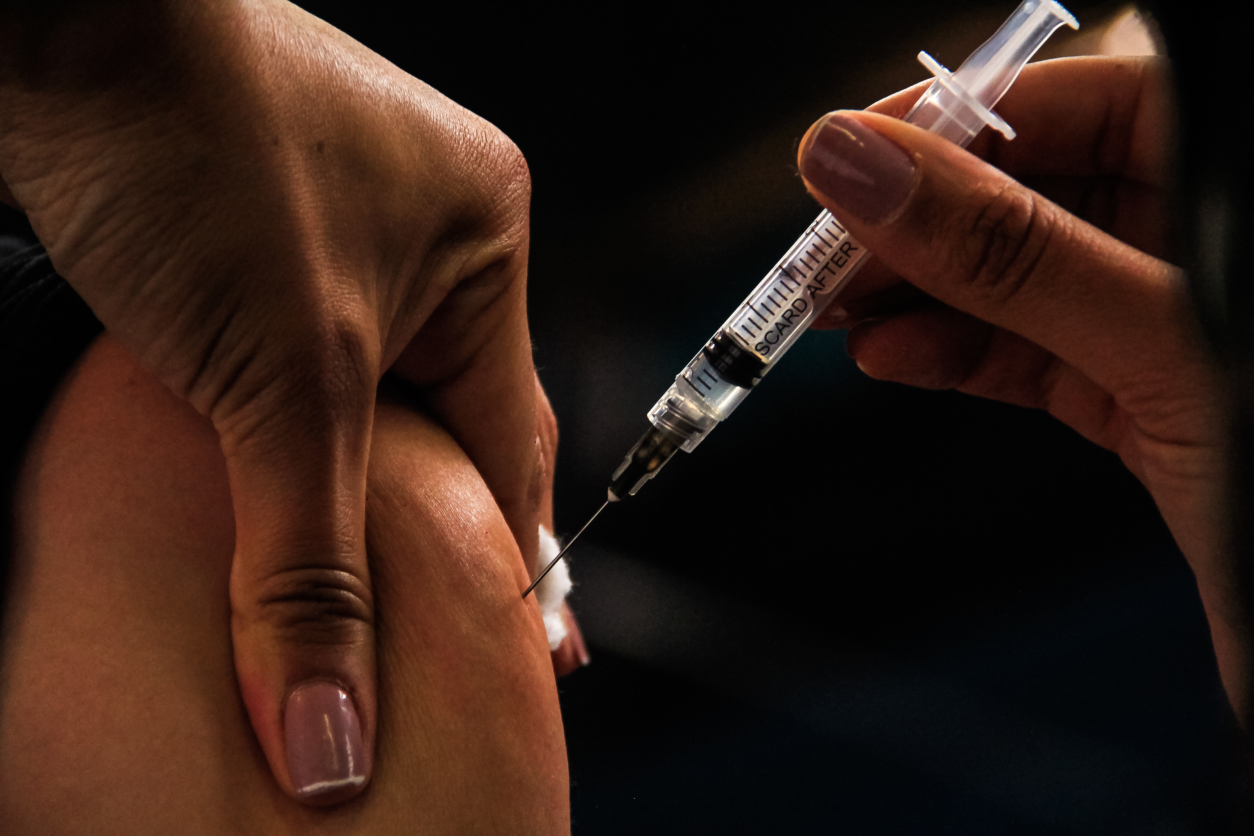 Informe Técnico repassado pela Secretaria Estadual da Saúde orienta que o reforço pode ser feito com todas as vacinas disponíveis até agora: CoronaVac, AstraZeneca, Janssen ou Pfizer