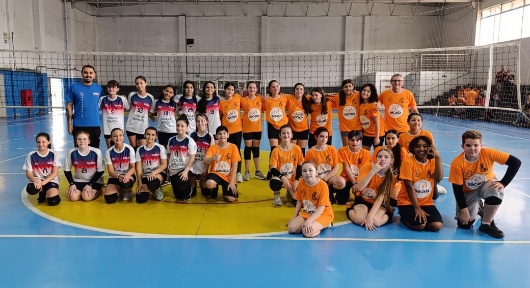 Sacada Cidadã esteve no Encontro de Vôlei com a equipe do Colégio Alfredo Simon