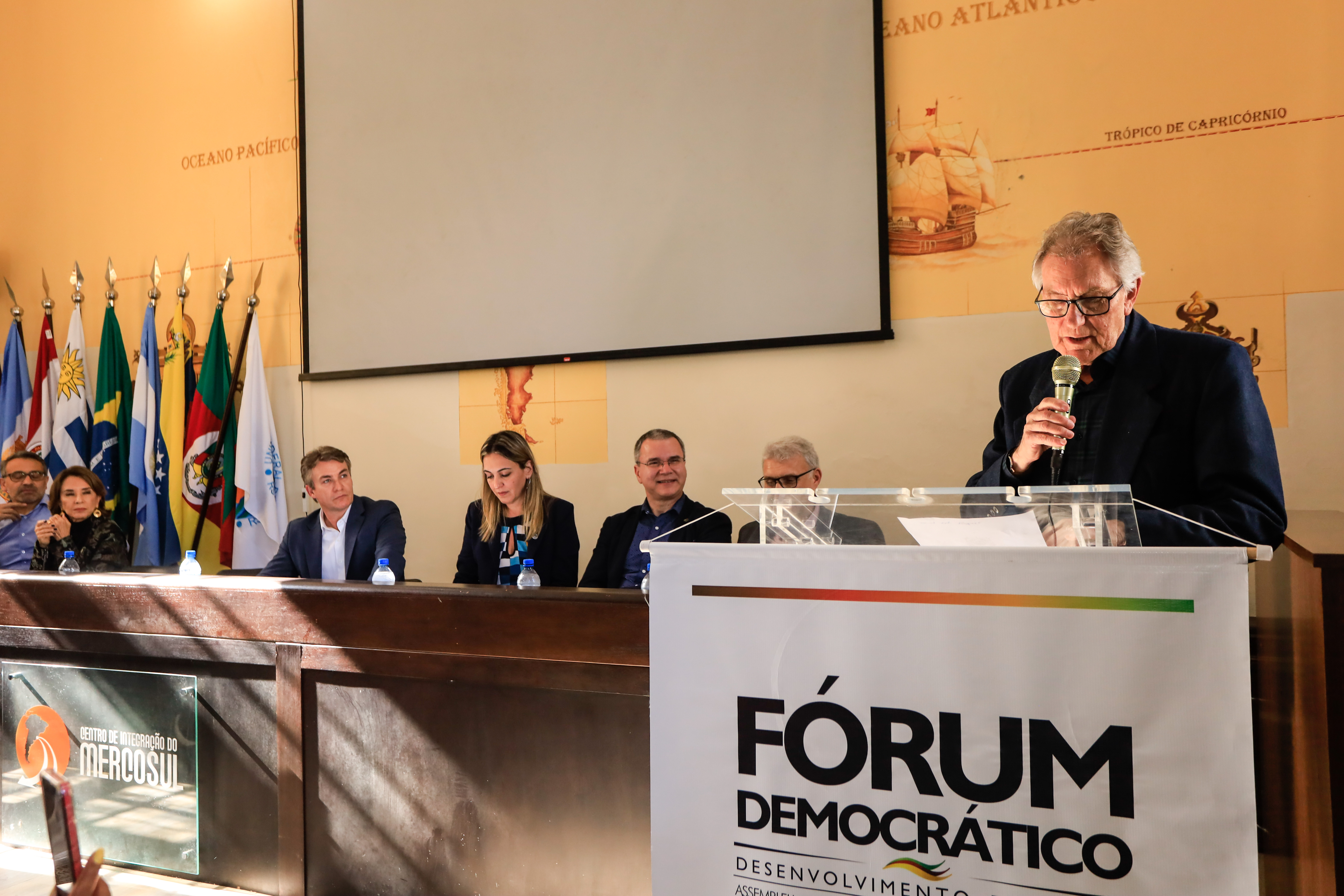 Reunião organizada pela Assembleia Legislativa do Estado convoca os principais líderes educacionais da região