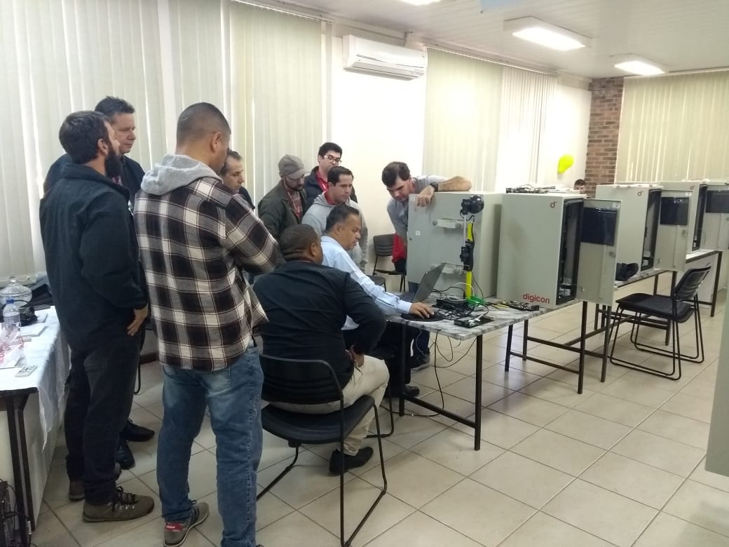 Treinamento teve enfoque em soluções tecnológicas para aplicação em Sinalização Semafórica e Controle de Tráfego