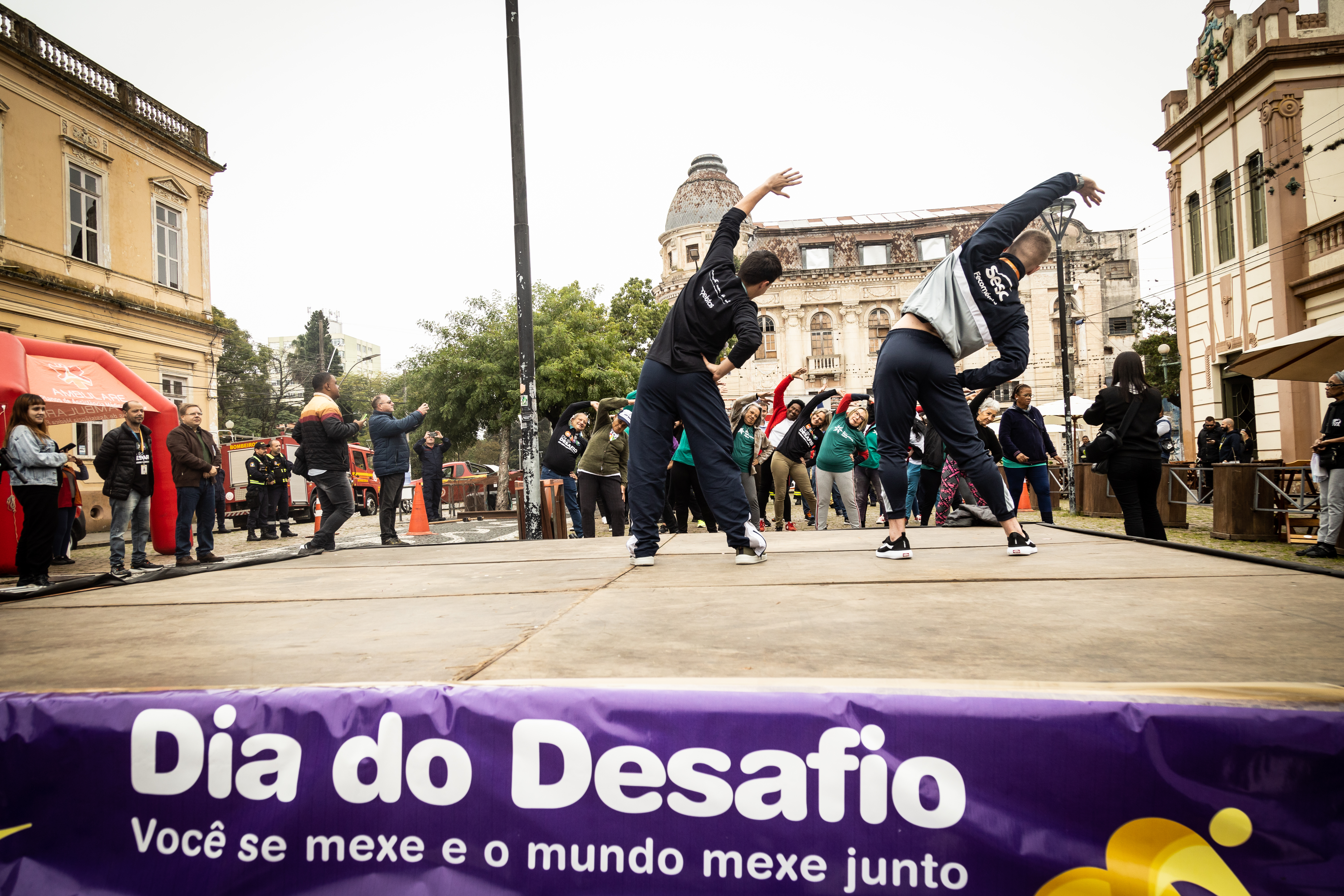 Iniciativa promovida pelo Sesc, com o apoio da Prefeitura, oferece aulas abertas, passeios ciclísticos e caminhadas ao longo desta quarta-feira