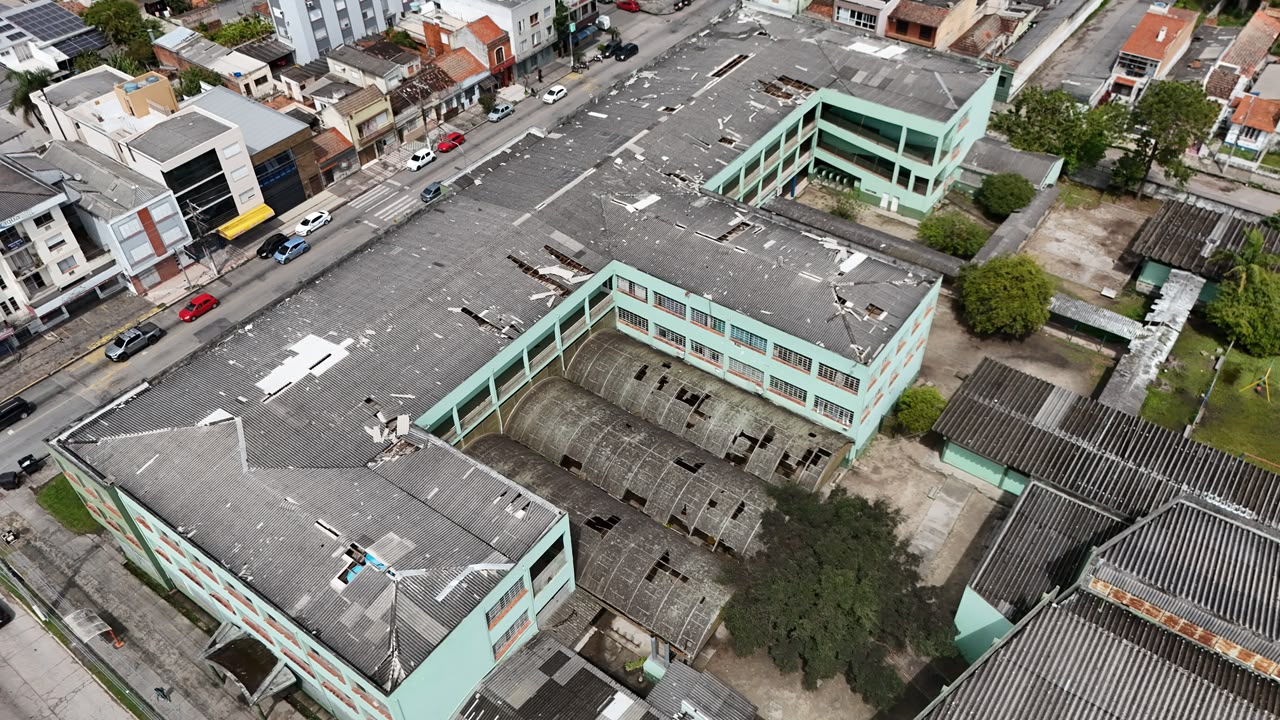 Obras serão realizadas no Colégio Municipal Pelotense e nas Emefs Ferreira Viana e Balbino Mascarenhas - duramente atingidas pela tempestade de setembro