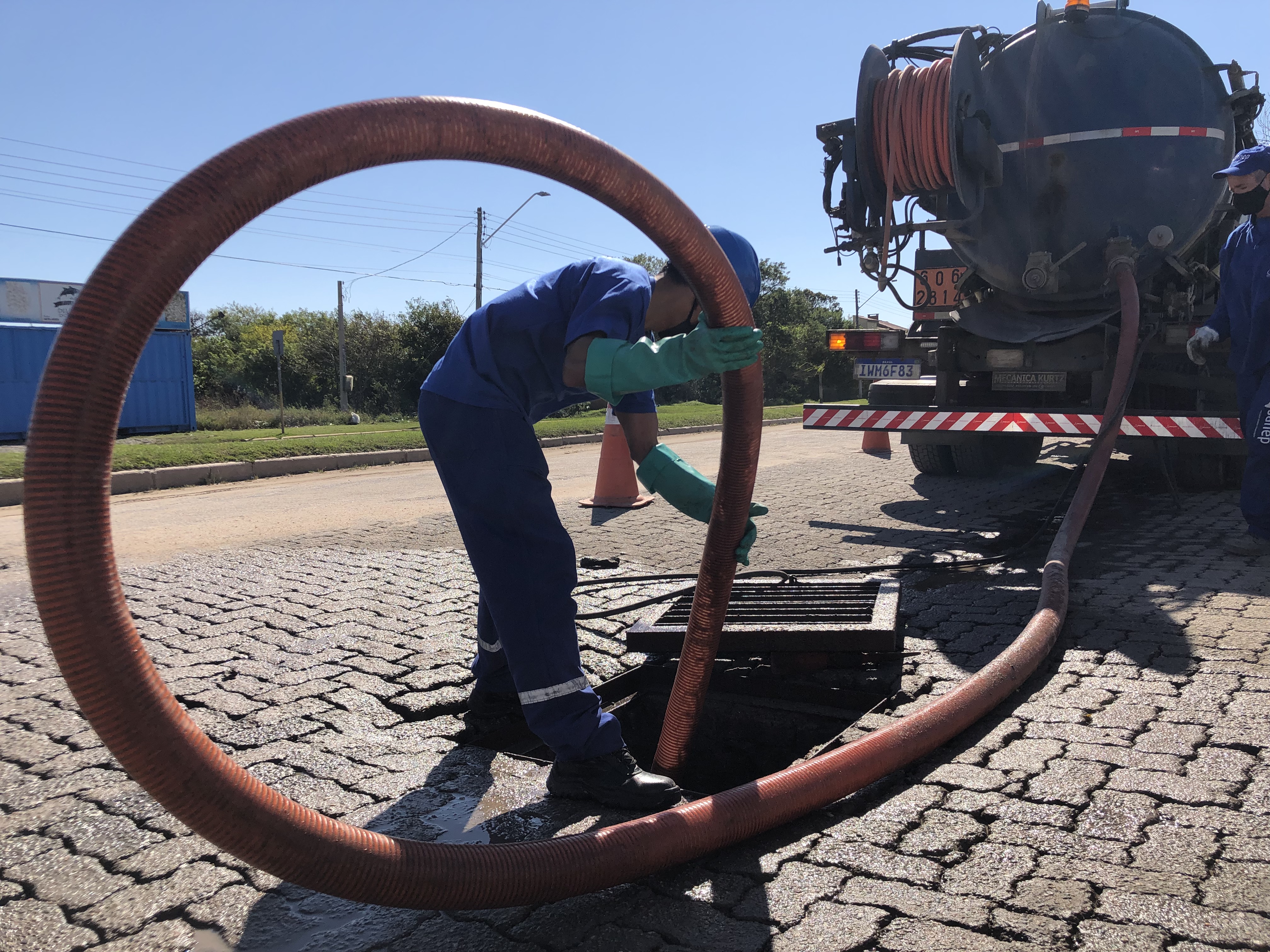 A volta do sol permitiu a continuação do cronograma de drenagem da autarquia. Limpezas seguem durante a semana