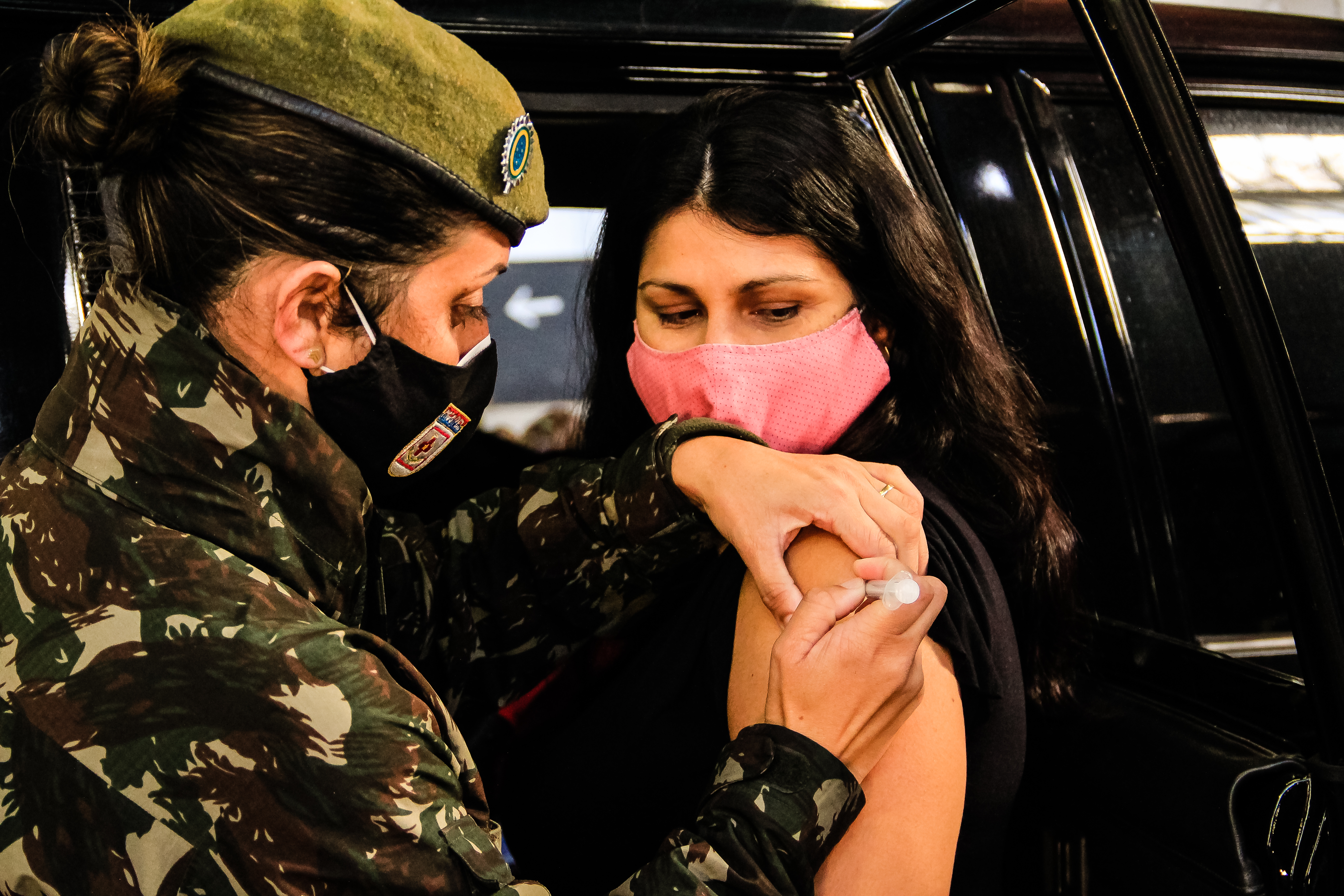 Nesta sexta-feira, foram aplicadas 195 doses contra a Covid-19 em drive-thru