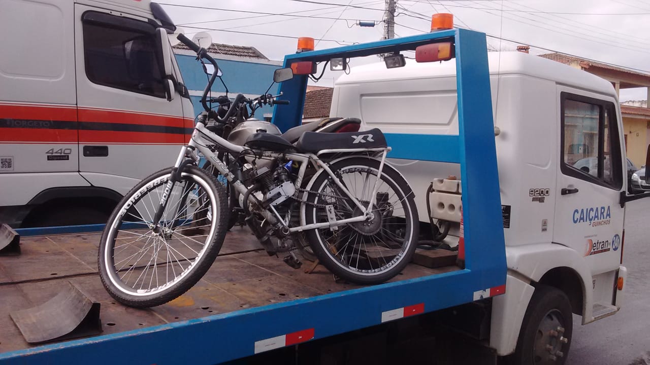 Motoristas precisam ser maiores de idade para dirigir o veículo, mas adolescentes são maioria entre os autuados pelos agentes de Trânsito