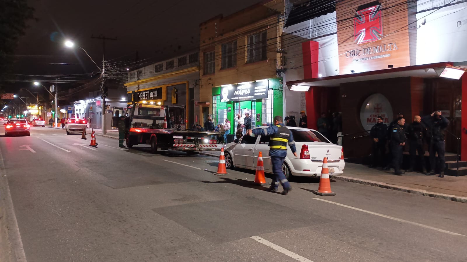Fiscalizações abordaram mais de cem veículos em diferentes pontos da cidade