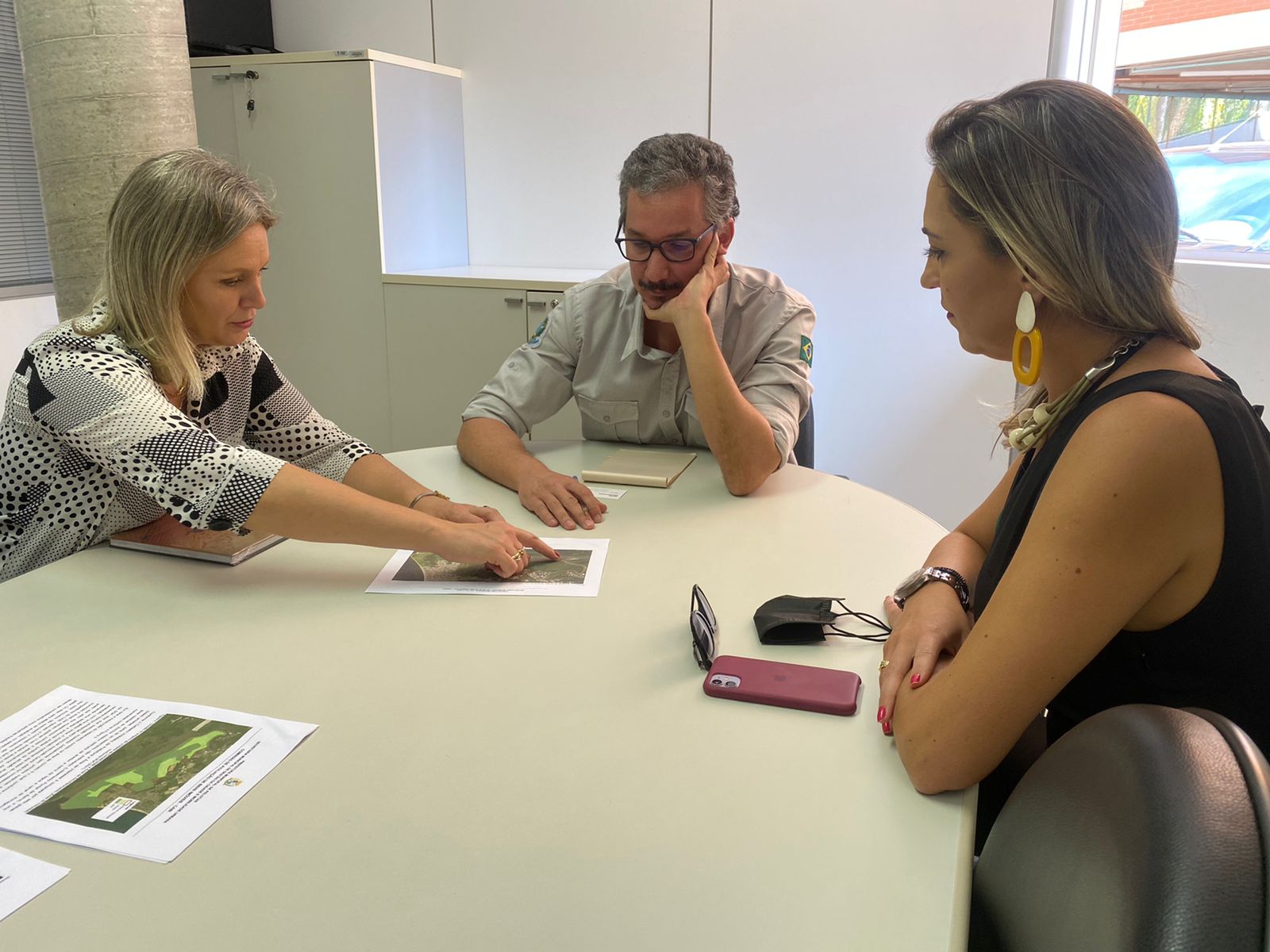 Chefe do Executivo e reitora da Universidade estiveram reunidas no ICMBio para defender projeto de preservação em área do Pontal da Barra