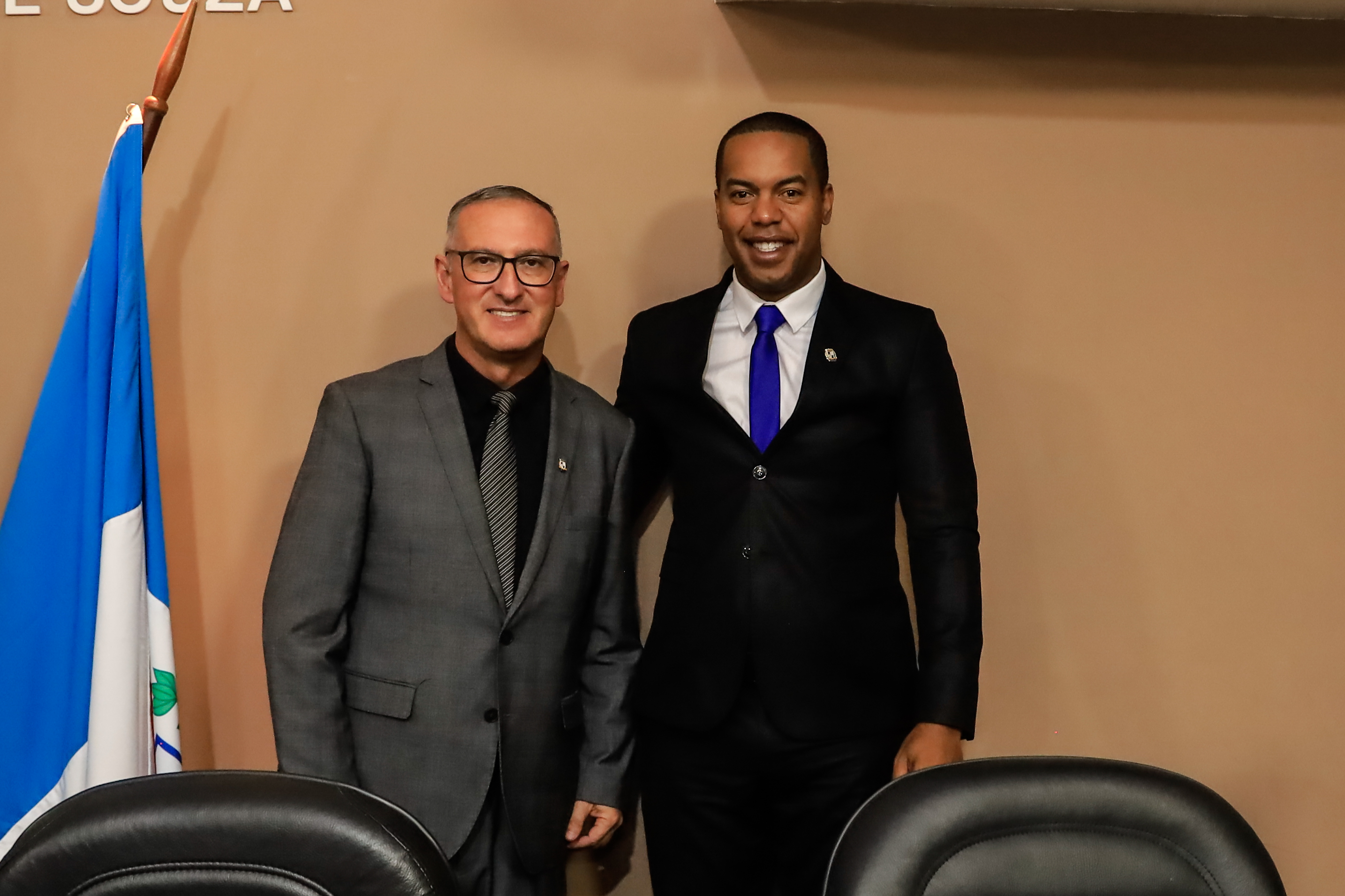 Vereador Marcos Ferreira representou a prefeita Paula na posse da Mesa Diretora, que será presidida pelo vereador César Brisolara em 2023