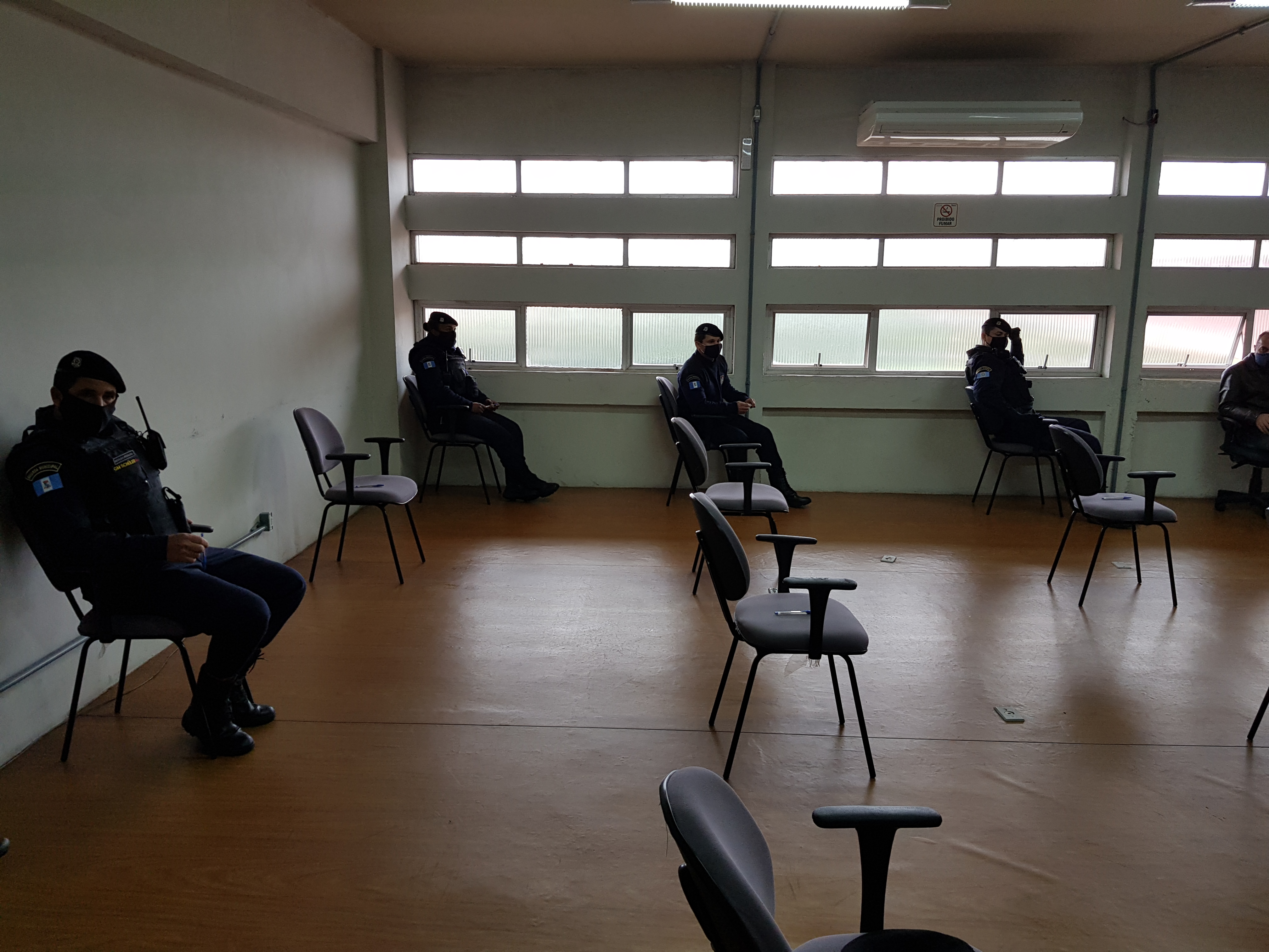 Nova legislação, que passa a valer a partir do próximo dia 16, também prevê penalidades a quem promover aglomerações