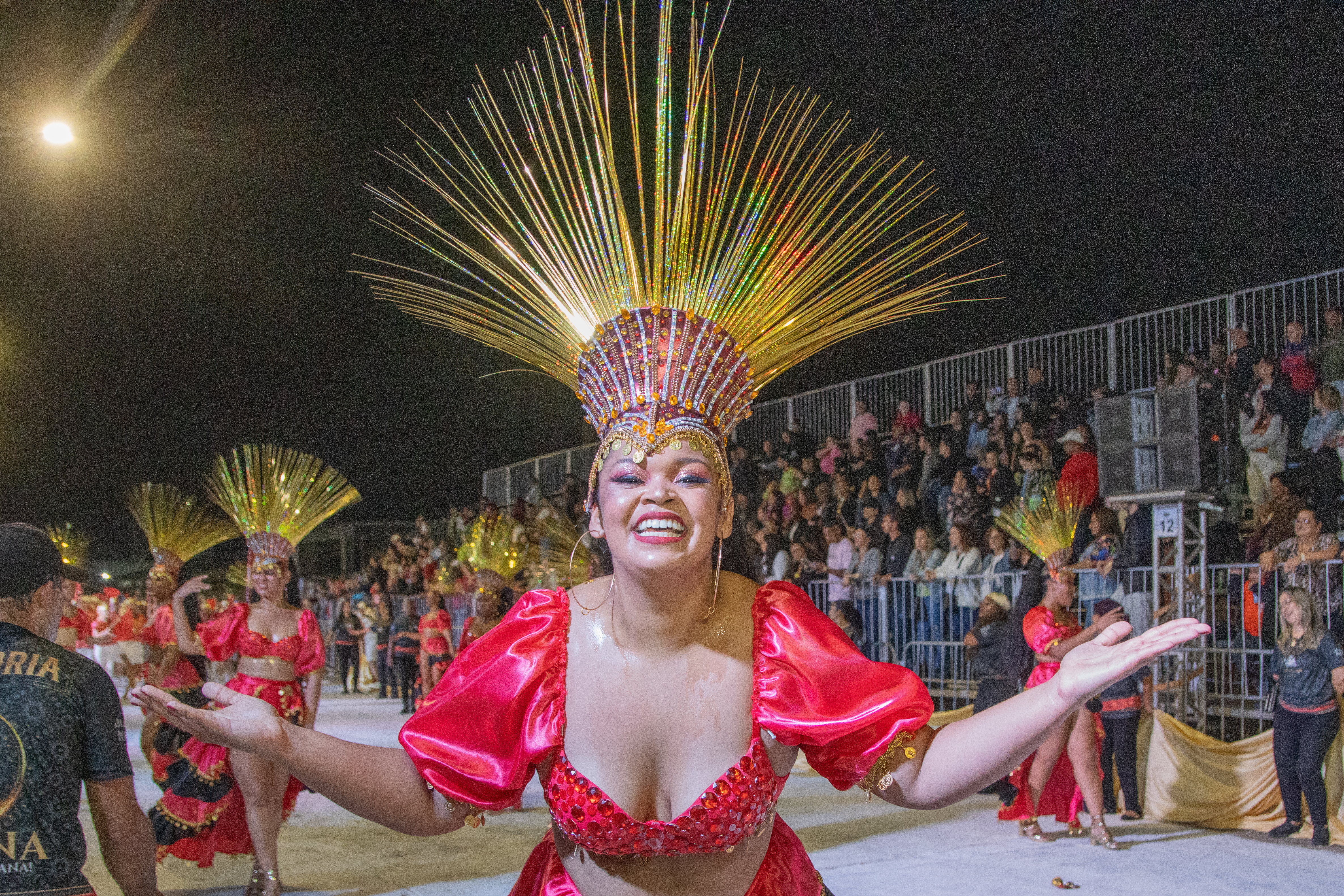 No mesmo dia, também no Mercado Central, tem início a venda de ingressos para mesas e camarotes na passarela do samba