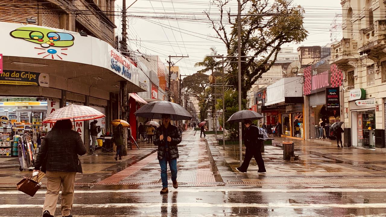 Modelos meteorológicos apontam possibilidade de 120 milímetros de precipitação nesta sexta-feira (22)