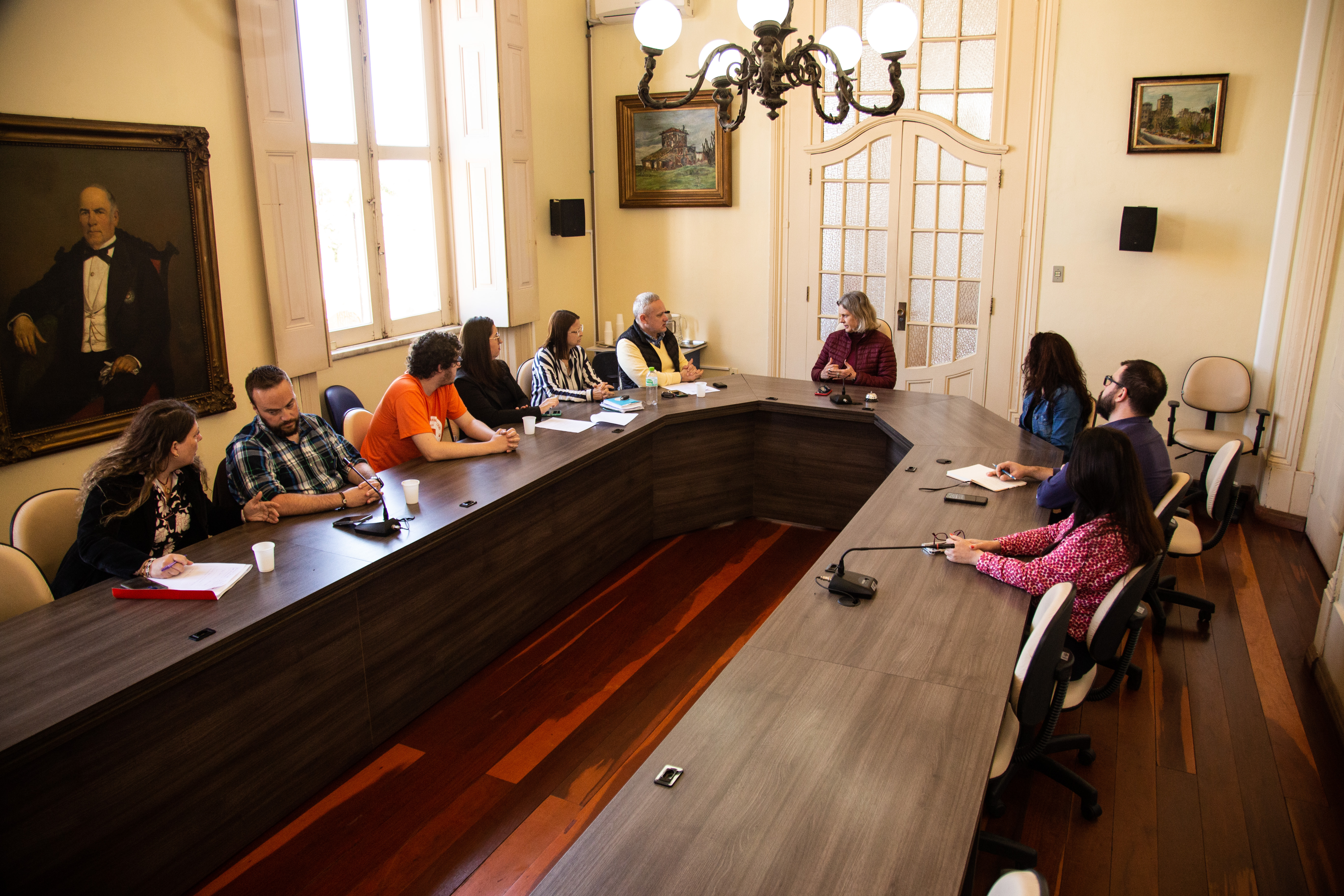 Atendimento aos animais e a fiscalização foram pautas da reunião