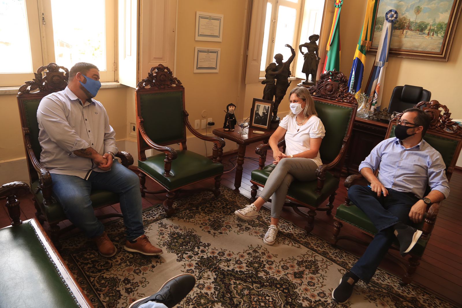 Paula e Márcio Santos falaram dos locais para receber o espaço e encaminharam a necessidade de busca por investimentos para a construção do complexo
