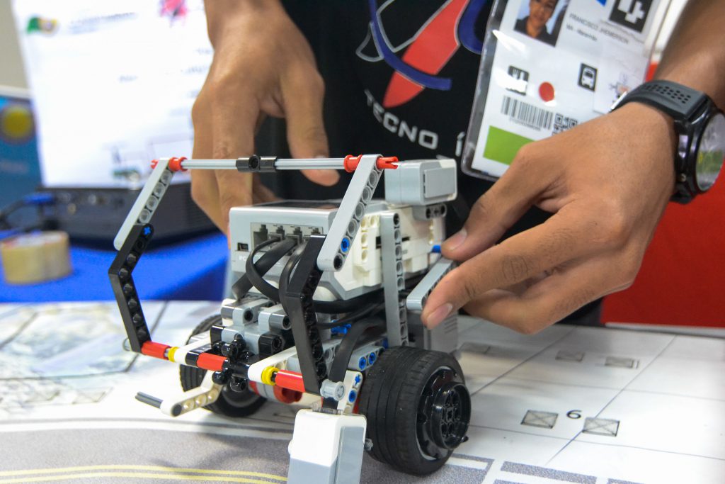 Kits serão utilizados por cerca de 70 alunos