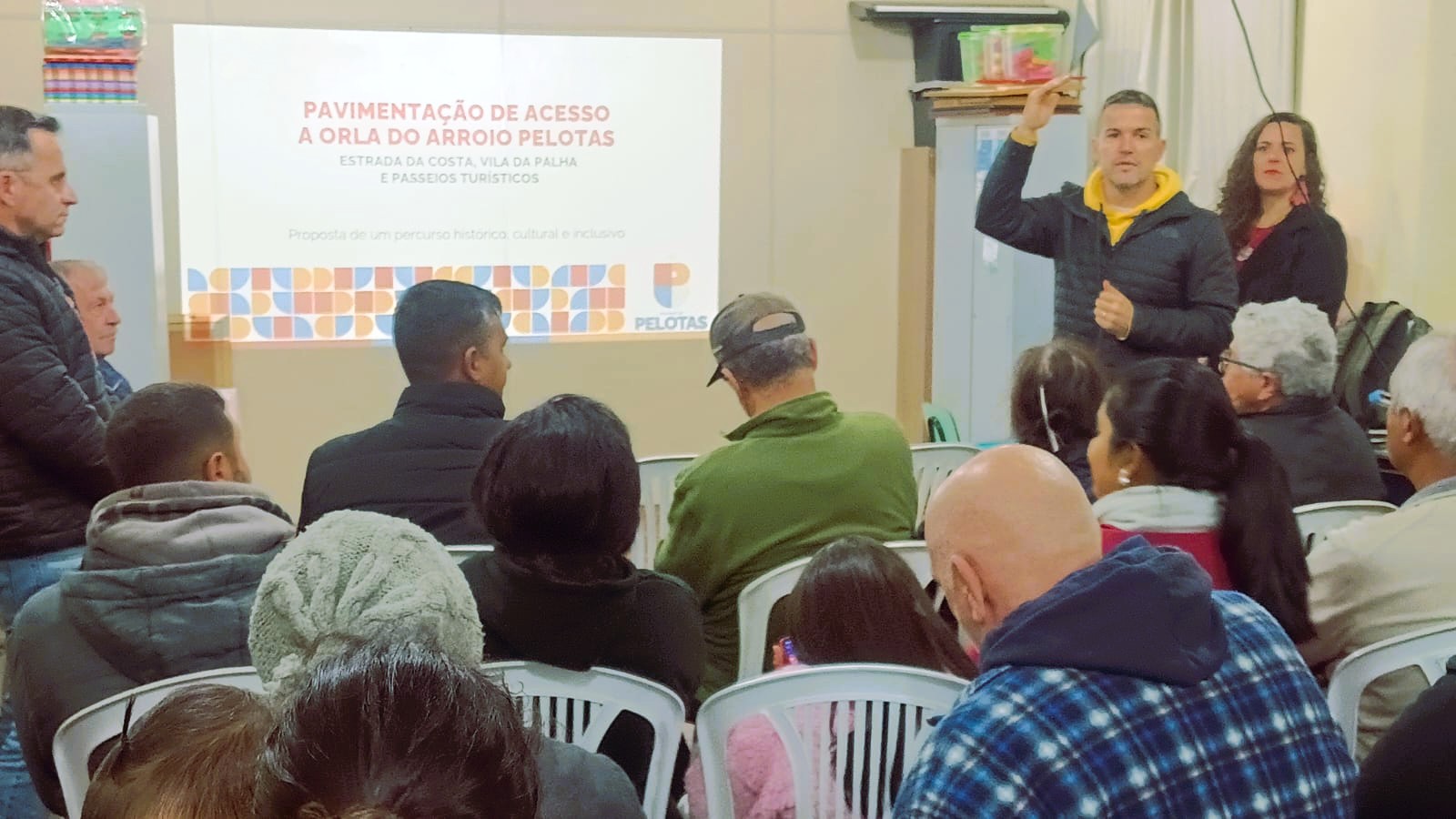 Projeto a ser executado com recursos de emenda parlamentar e do Ministério do Turismo foi exibido em reunião aberta a moradores da Vila da Palha e da Estrada da Costa