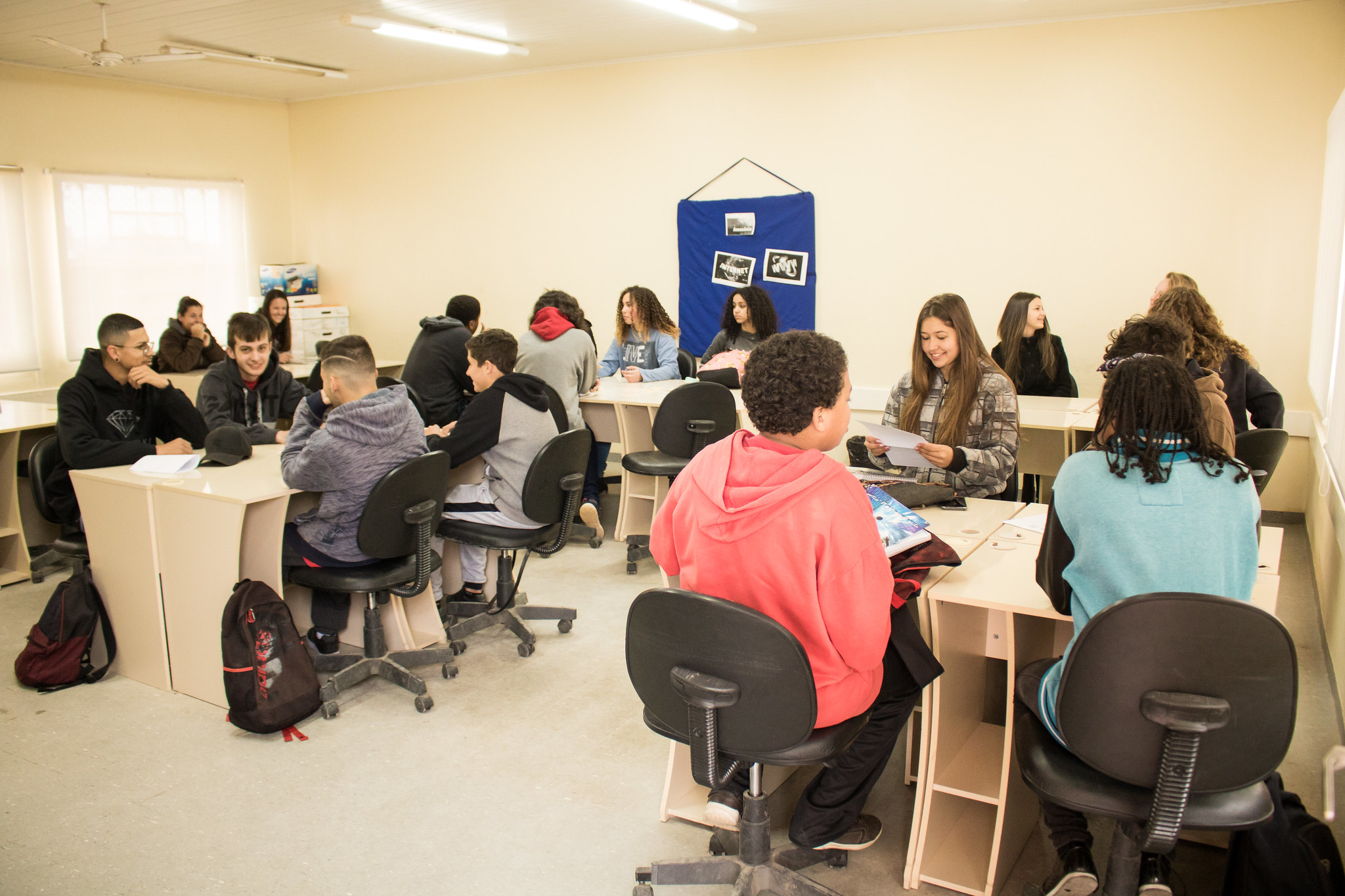 Aulas sobre preparação de currículo, entrevista de emprego e uso do LinkedIn foram ministradas para 129 jovens e adolescentes nesta semana
