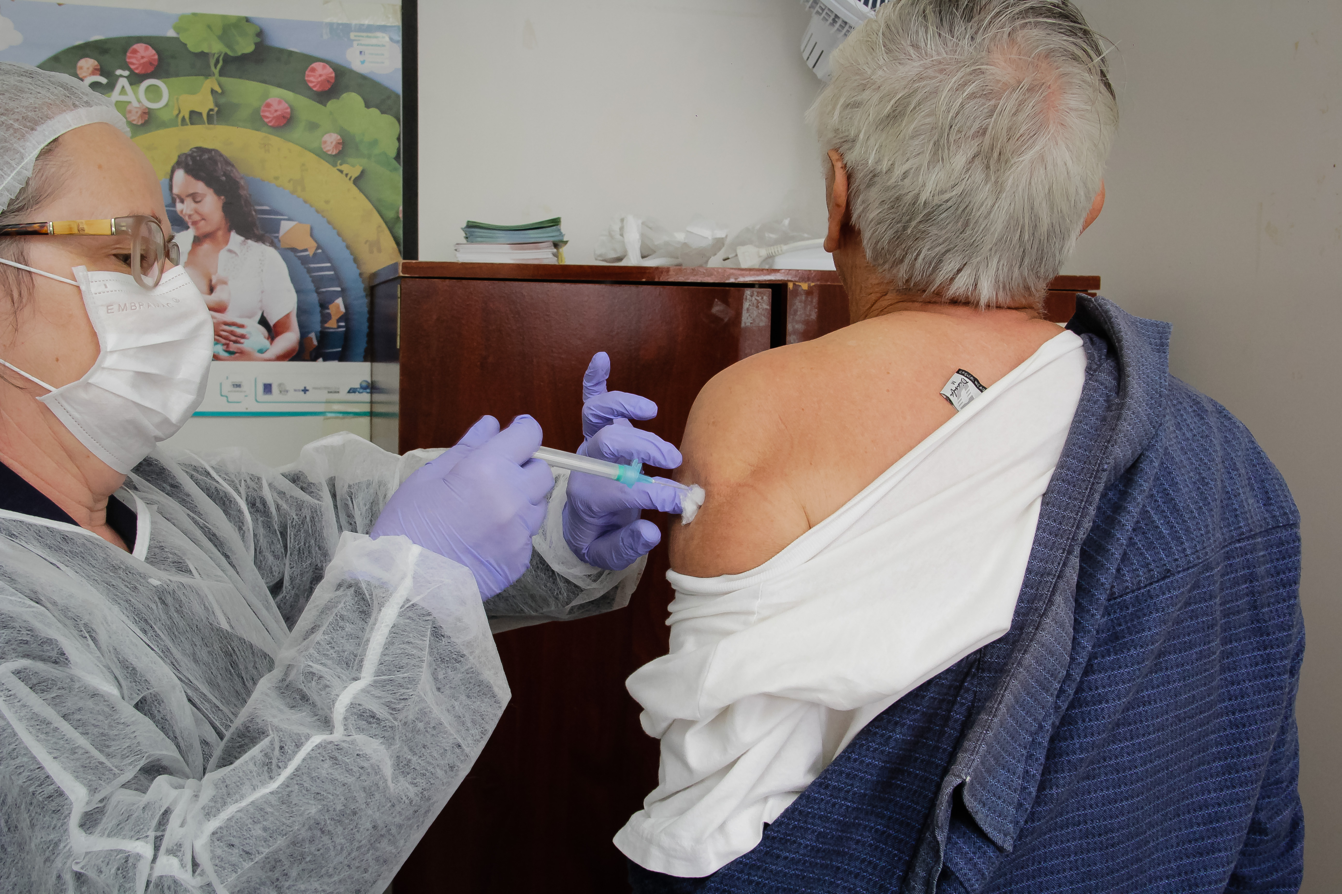 Cerca de 40% do total estimado de idosos que vivem na cidade estão imunizados contra o vírus Influenza