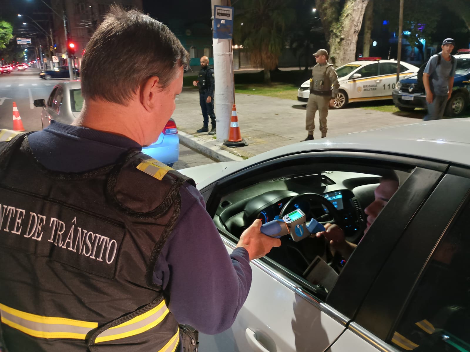 Ações do fim de semana incluíram fiscalização, dispersões e Balada Segura