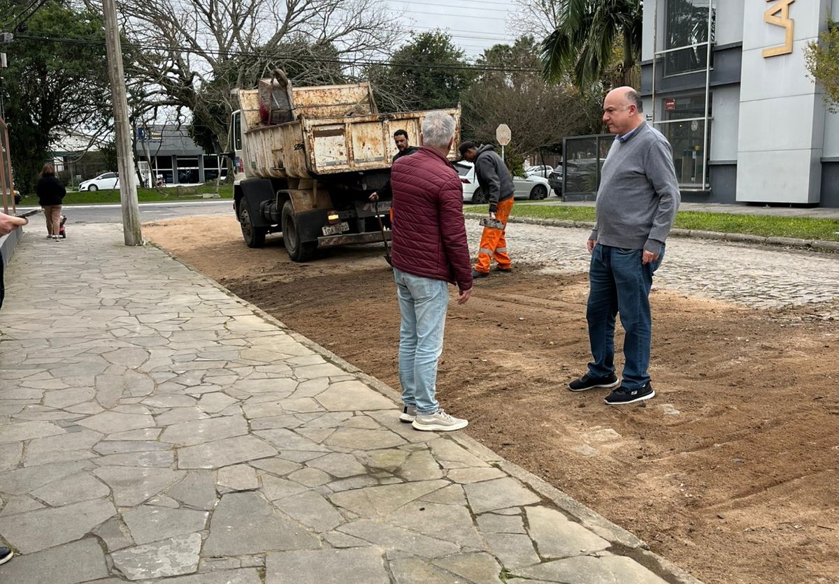 Equipes da Secretaria de Obras e Pavimentação também dão continuidade às melhorias na Frontino Vieira (Fragata) e no acesso à Colônia Z3