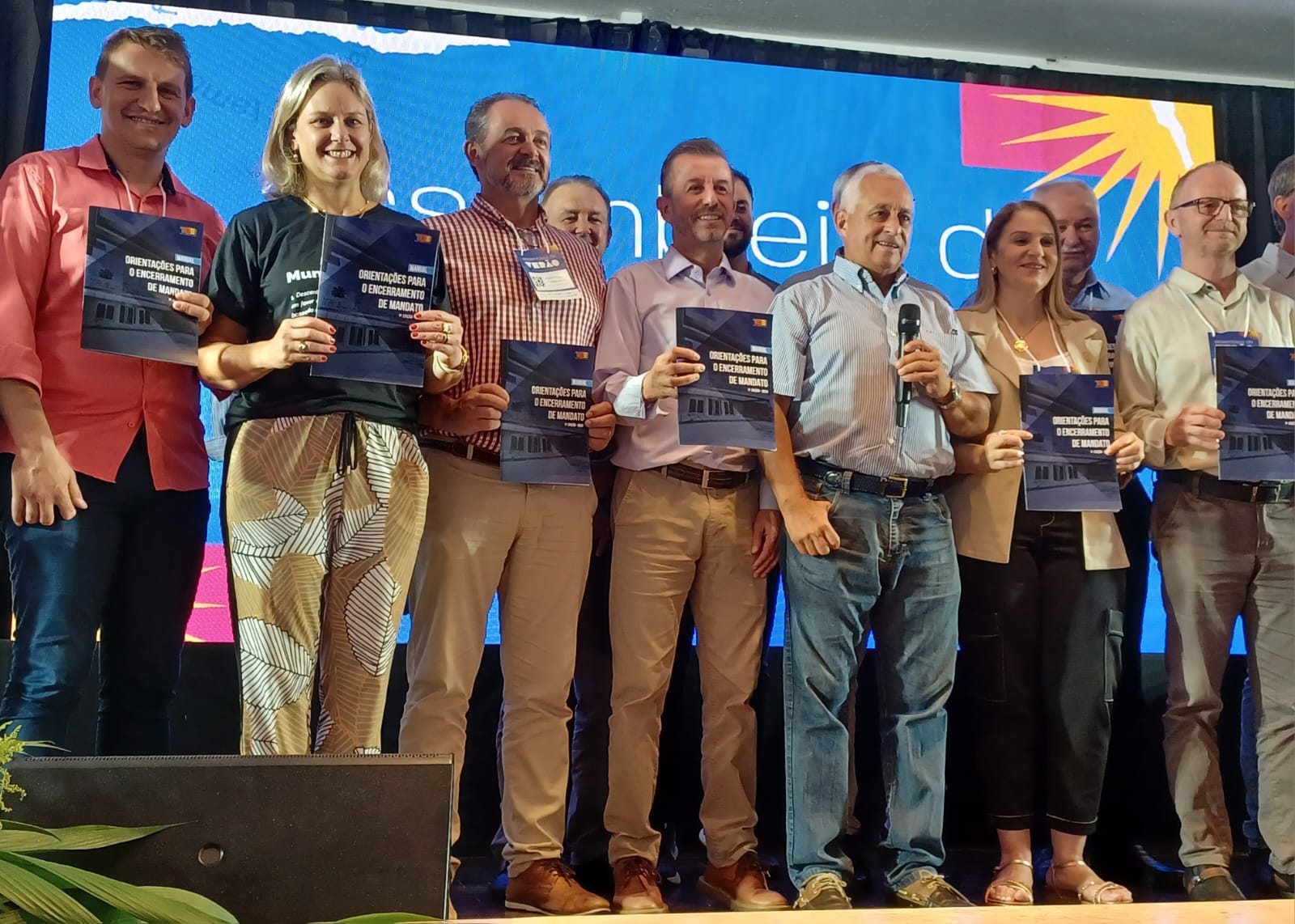 Evento realizado na cidade de Xangri-Lá reuniu autoridades e debateu o desenvolvimento dos municípios gaúchos. Prefeita de Pelotas convidou os participantes para o Connex nos dias 13, 14 e 15 de março