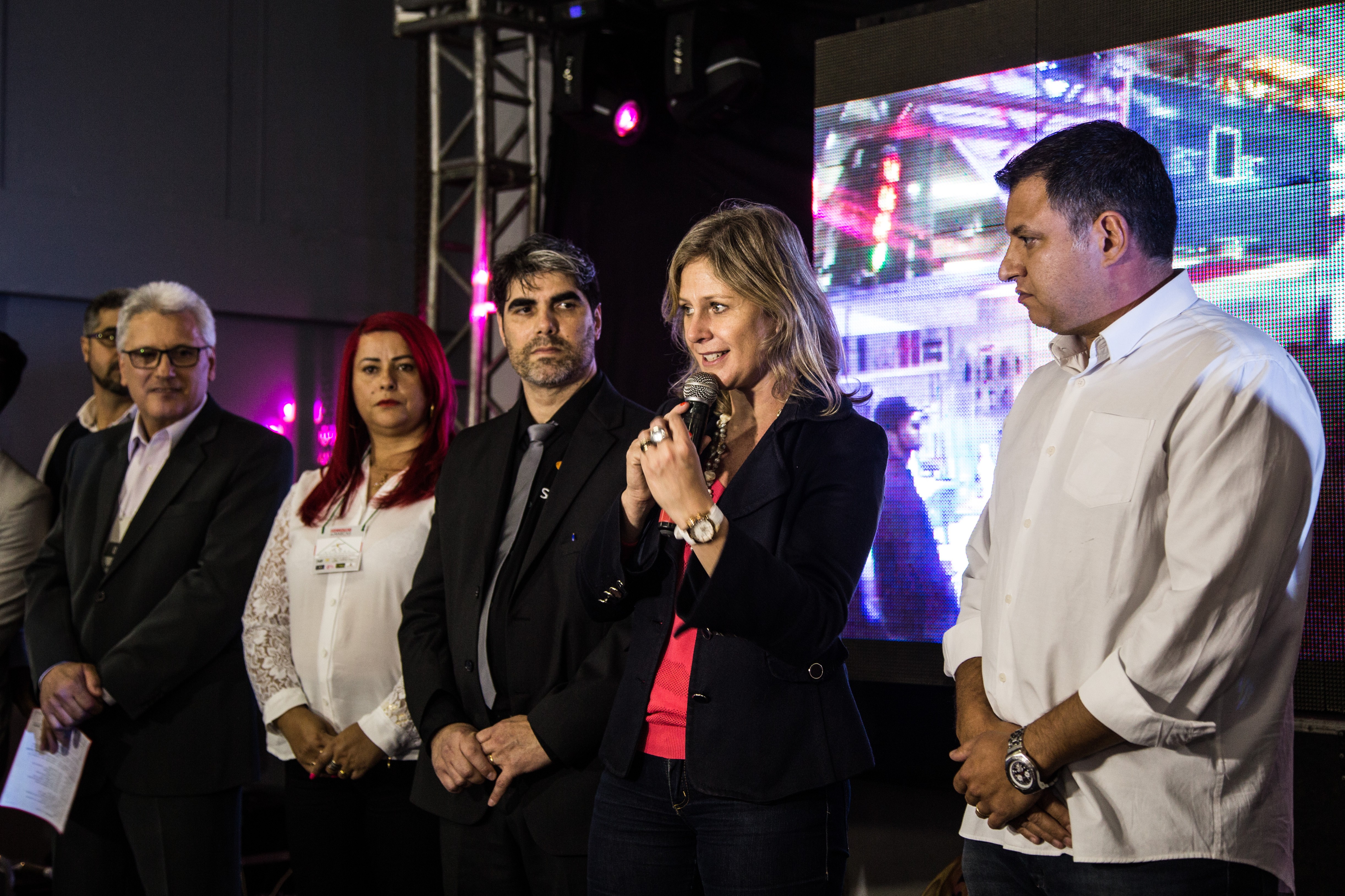 Paula prestigia abertura do Encontro Regional Hairstyle 2018