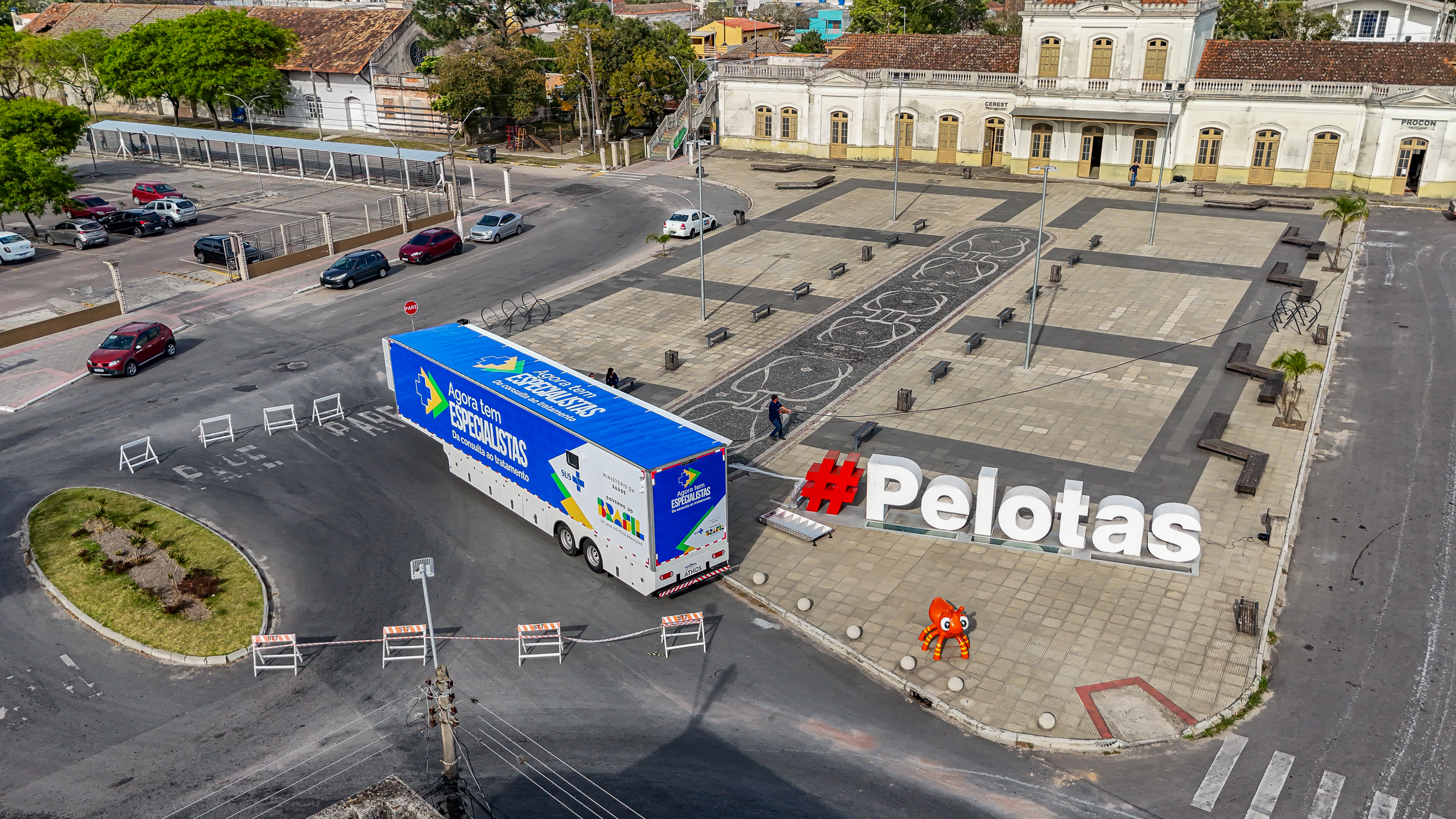 Unidade móvel entrou na cidade antes do amanhecer desta quinta-feira e será aberta nesta sexta-feira, em ato oficial às 10h no Largo de Portugal