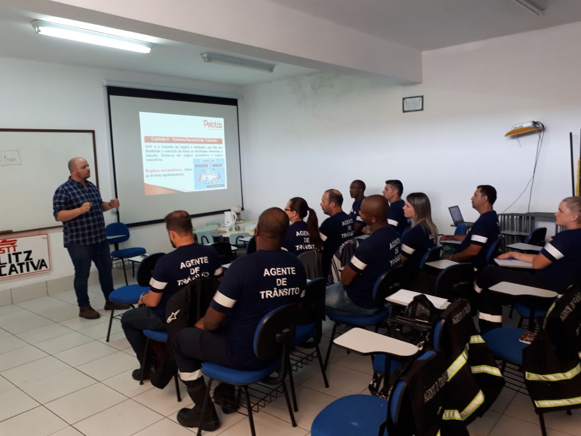 Os funcionários devem assumir as ruas em abril