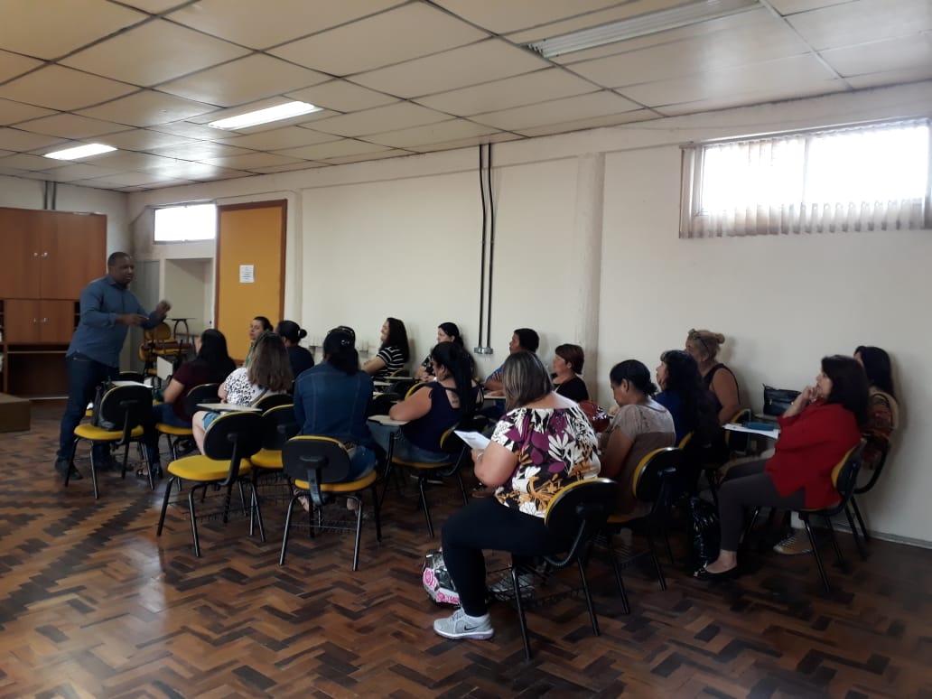 Encontros mensais buscam melhorar o atendimento prestado