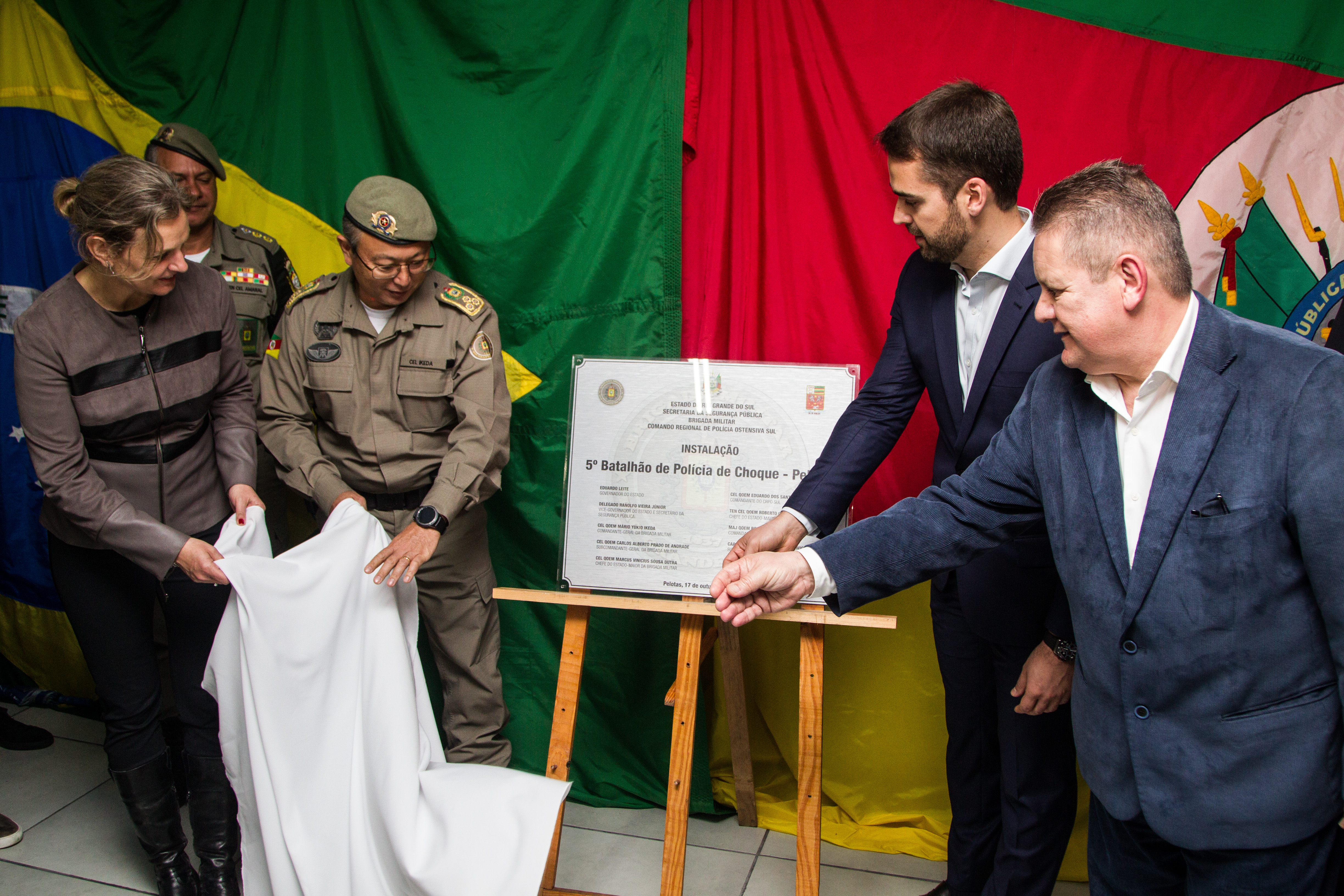 Na presença do governador Eduardo Leite e da prefeita Paula Mascarenhas, efetivo de 120 policiais militares foi apresentado. Unidade fortalecerá as ações de prevenção e repressão à violência