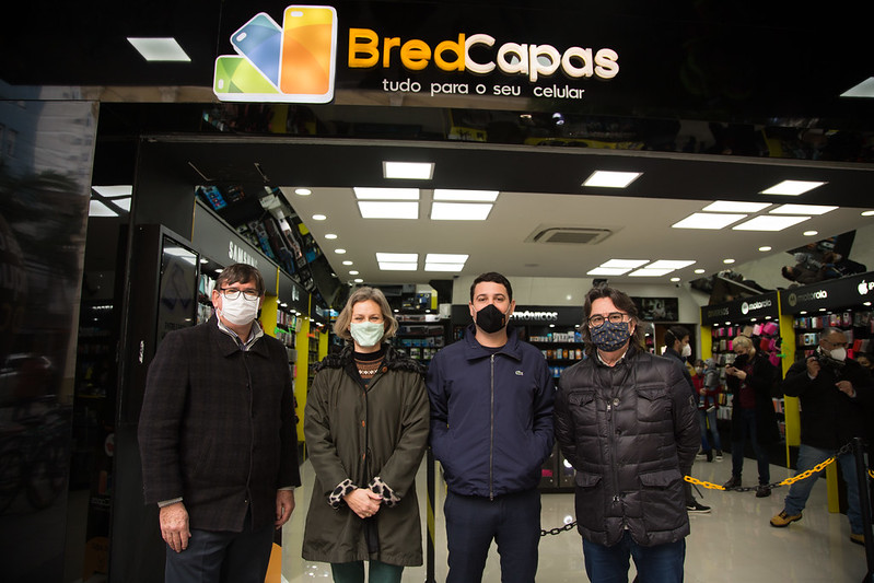Abertura da filial de empresa de equipamentos para celular e eletrônicos, localizada no calçadão de Pelotas, ocorreu nesta segunda-feira (31)