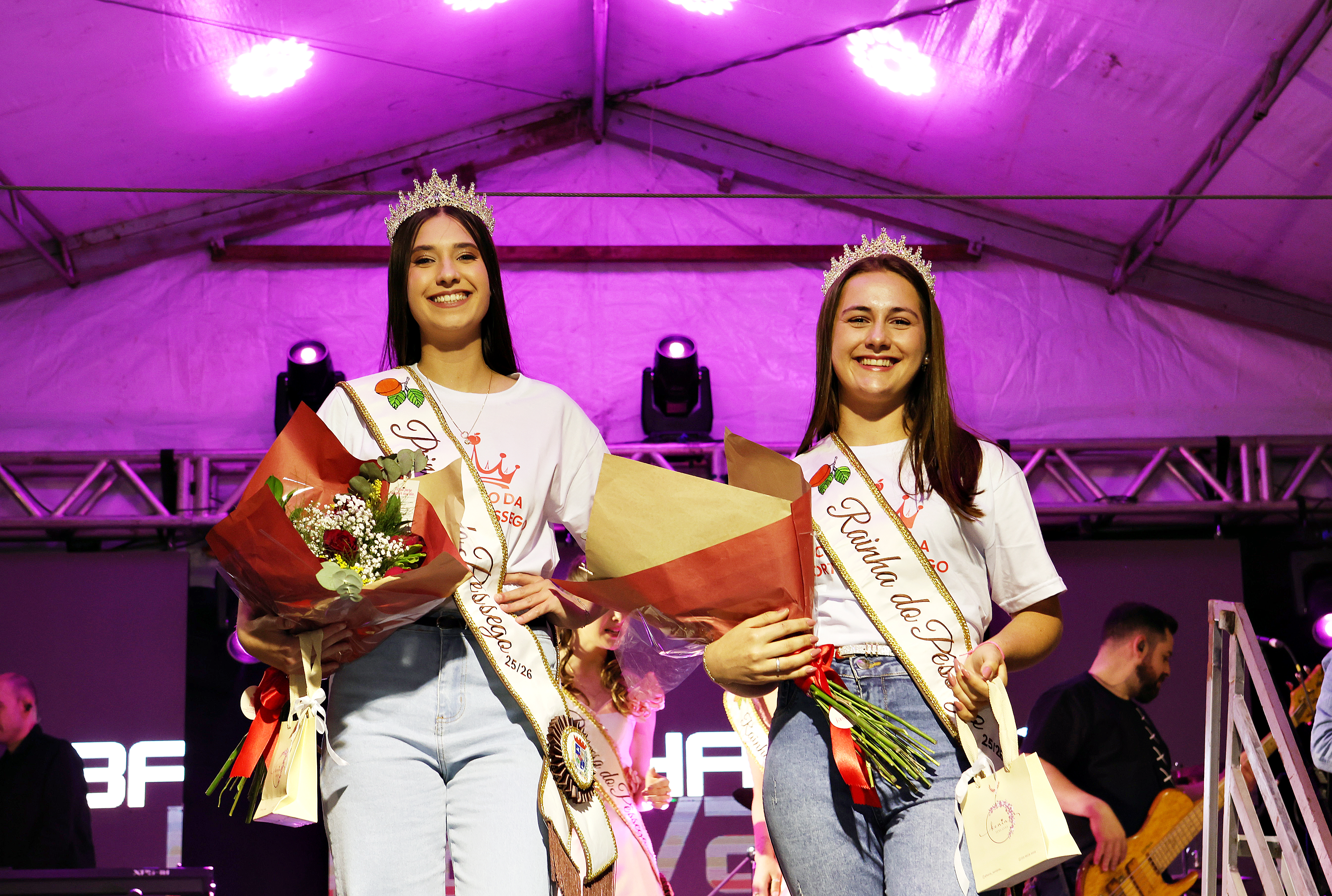 Além da escolha das soberanas, também houve o concurso Melhor Pêssego