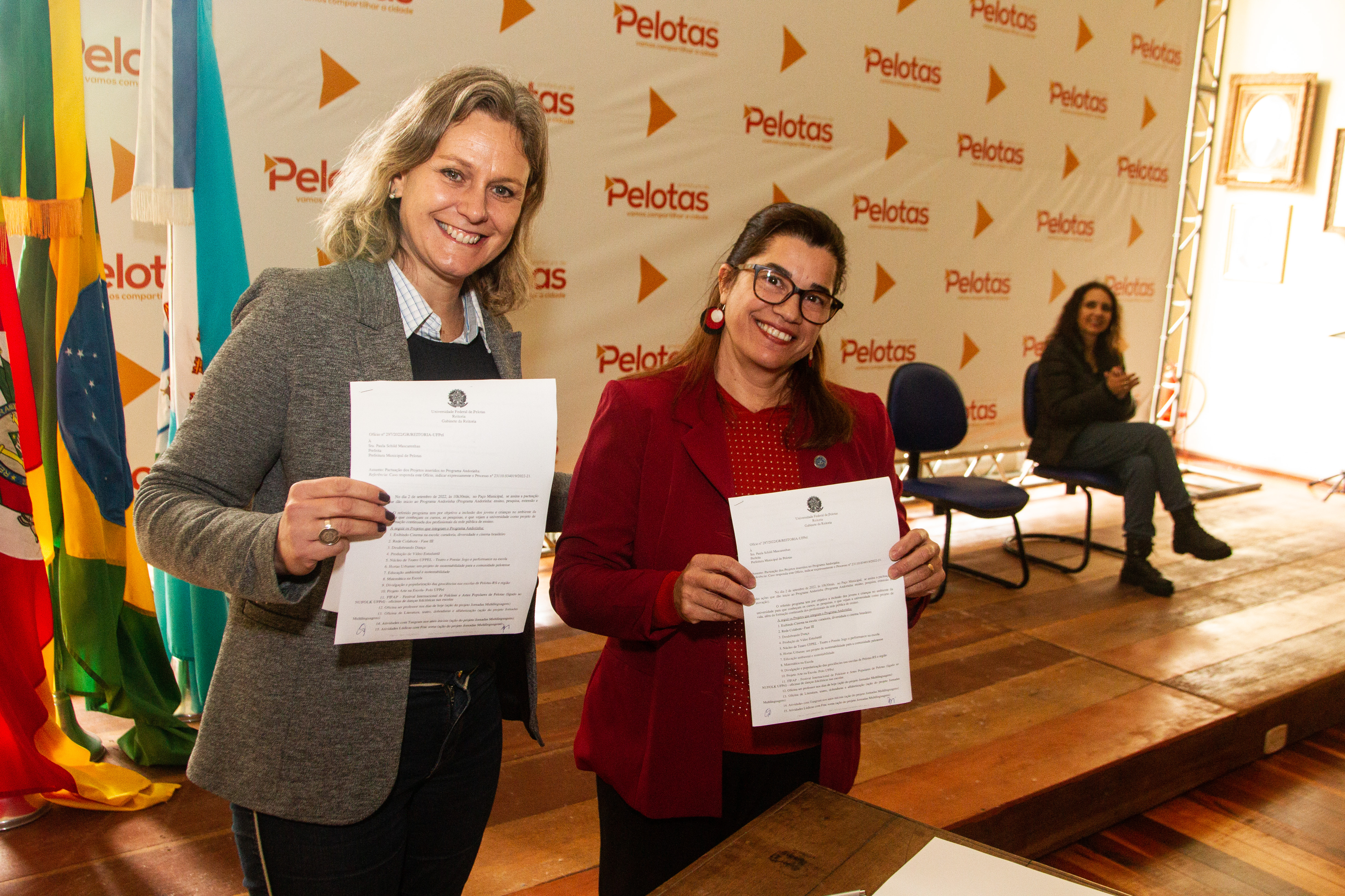 Parceria vai oportunizar a aproximação dos estudantes da rede municipal com espaços da Universidade, por meio de 20 projetos em diferentes unidades acadêmicas