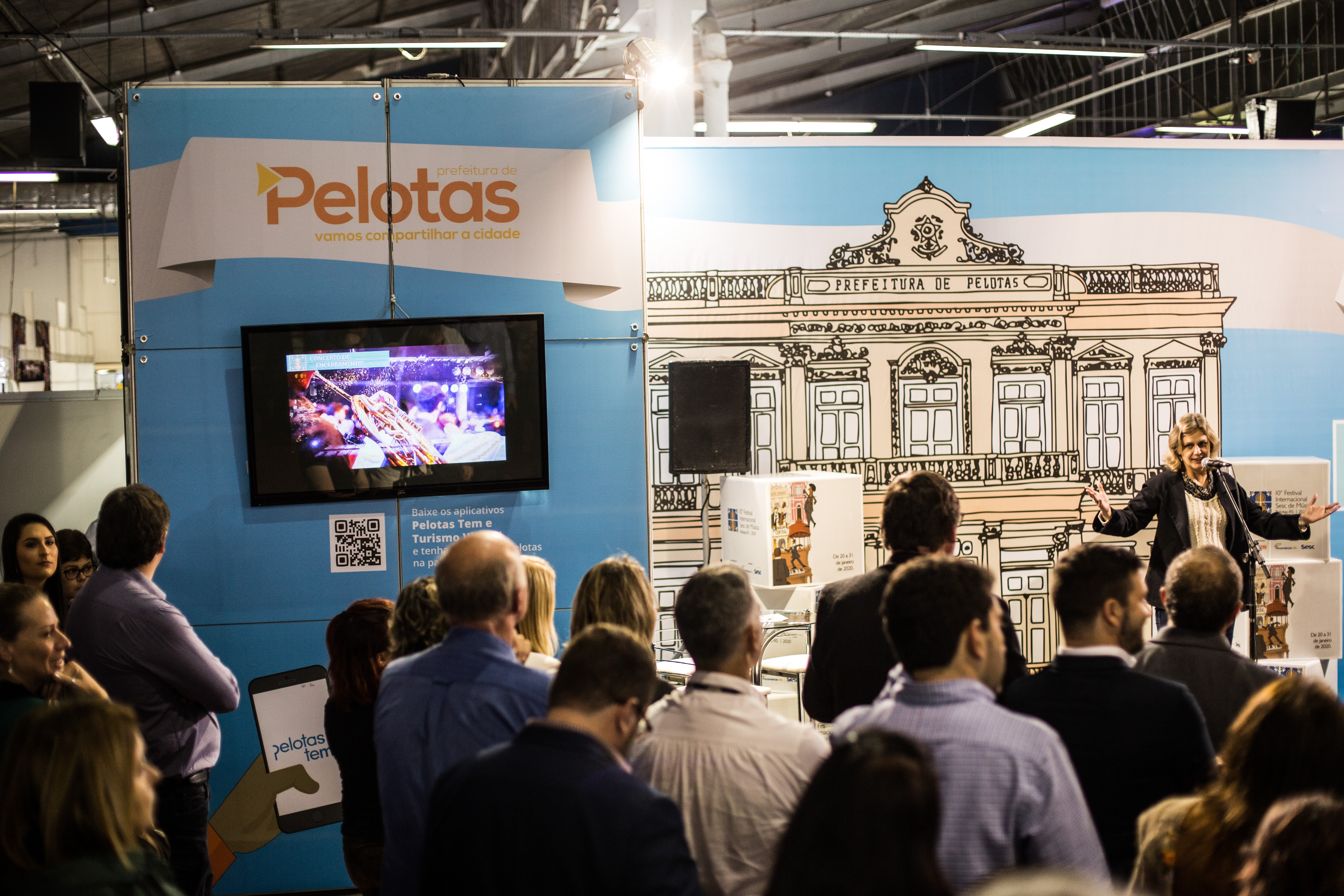 Evento foi lançado, nessa terça-feira, no estande da Prefeitura na Fenadoce. Inscrições para os cursos estão abertas