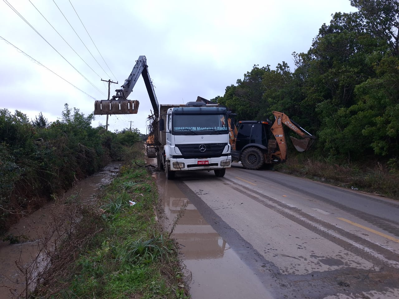 Trabalho realizado pela Secretaria de Serviços Urbanos e Infraestrutura (Ssui) no sábado e no domingo teve continuidade nesta segunda-feira (6)