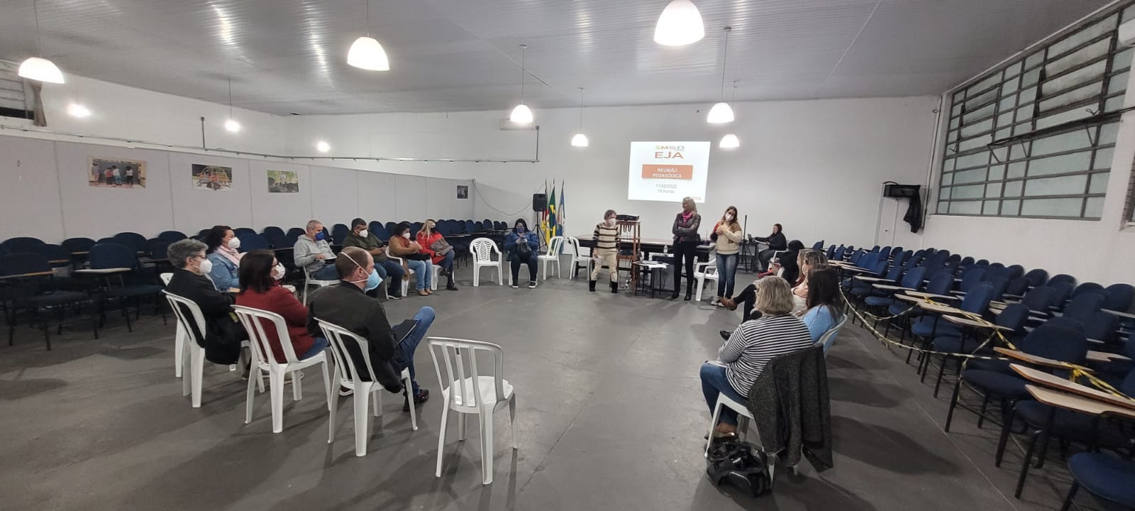 Município apresentou o programa, que integra o Pacto Pelotas pela Paz, a coordenadores da modalidade de ensino de jovens e adultos, a fim de disponibilizar cursos e atividades sobre empreendedorismo