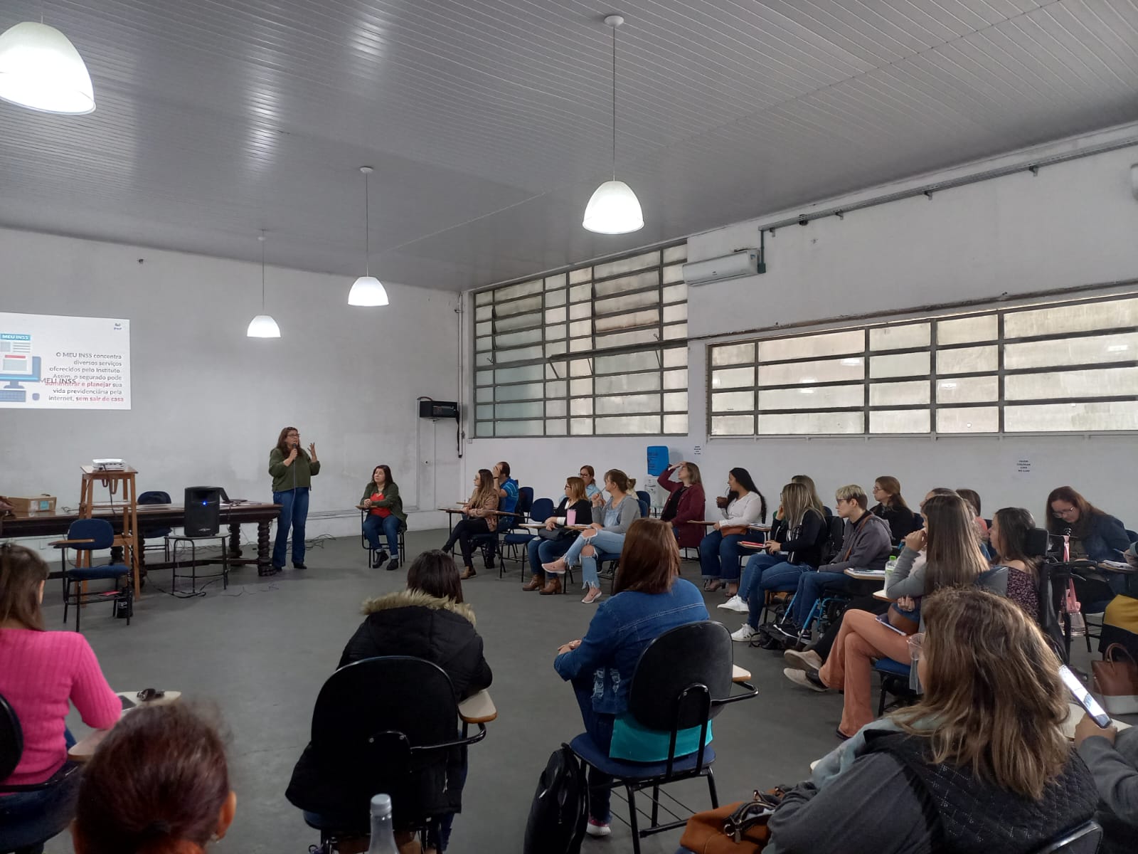 Objetivo é qualificar profissionais para facilitarem o acesso dos usuários a direitos sociais